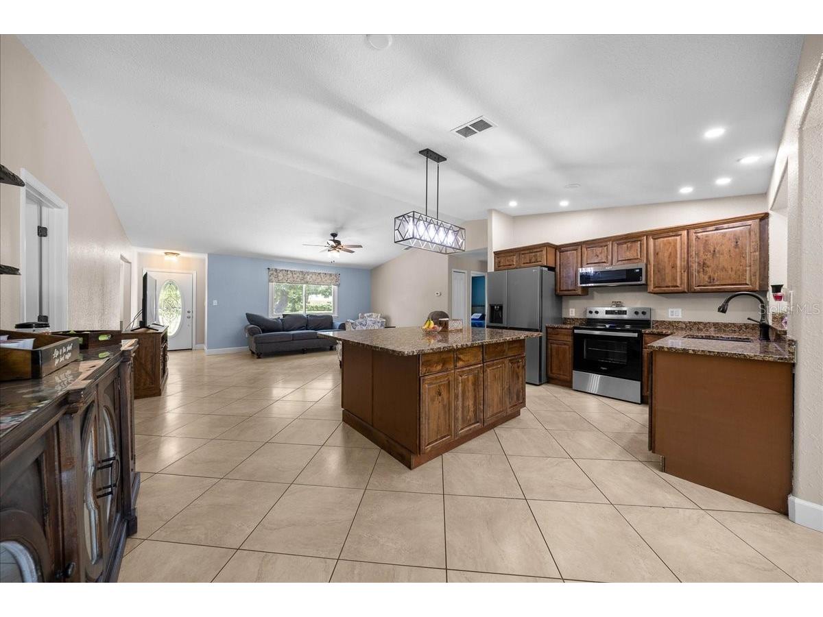 6150 S Highway 314a Ocklawaha FL 32179 OM727938 image18