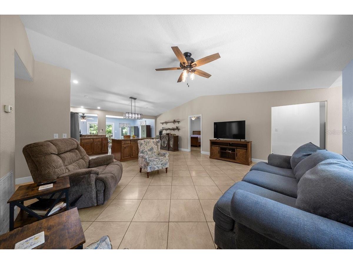6150 S Highway 314a Ocklawaha FL 32179 OM727938 image19