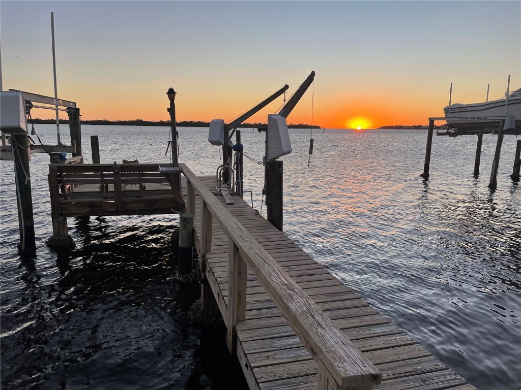 6151 Bayou Grande Boulevard NE Saint Petersburg FL 33703 - TAMPA BAY TB8317783 image11