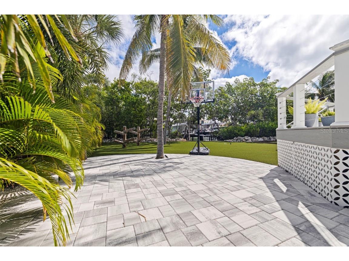 6152 52nd Street S Saint Petersburg FL 33715 TB8434995 image63