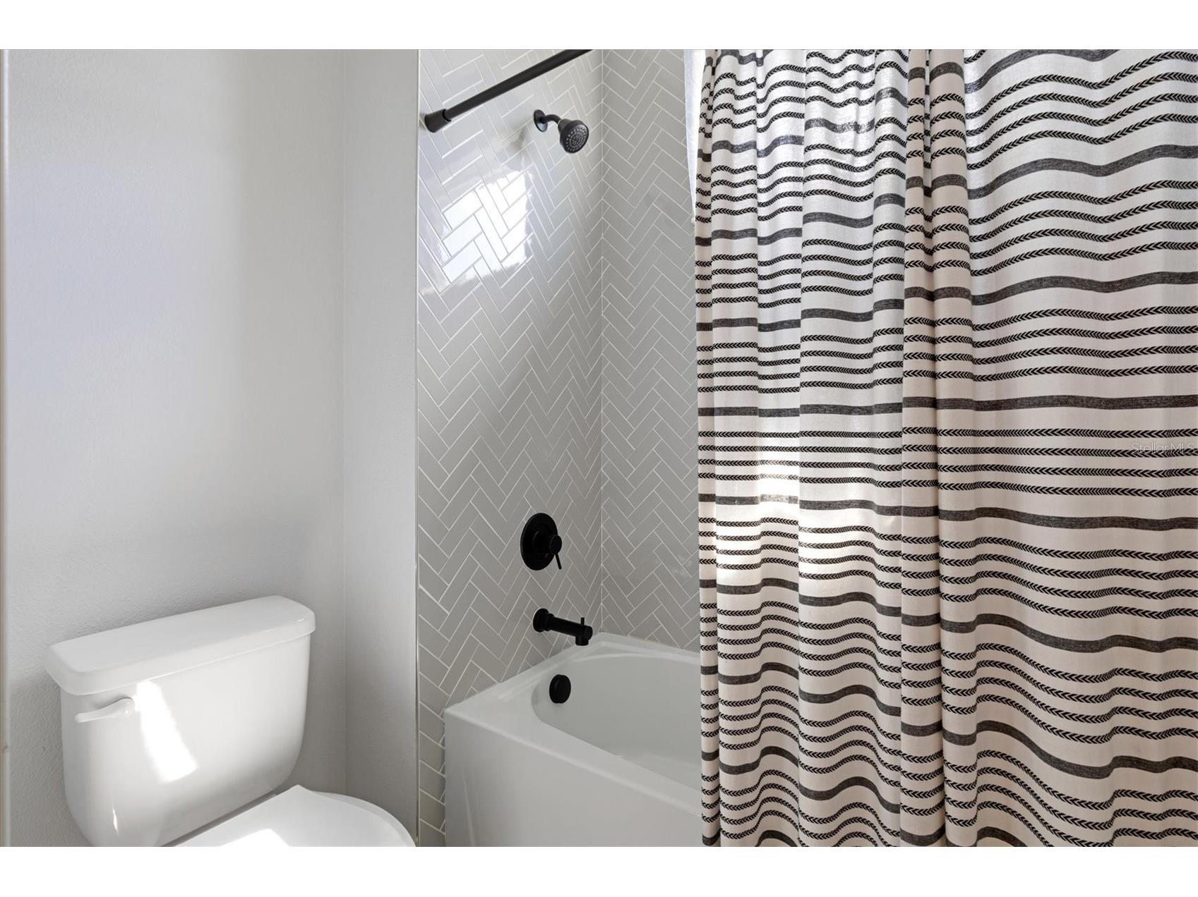 6152 Lungo Lago Drive Sarasota FL 34241 A4684598 image51