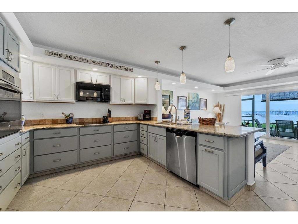 6154 Midnight Pass Road #104 Sarasota FL 34242 TB8466756 image3