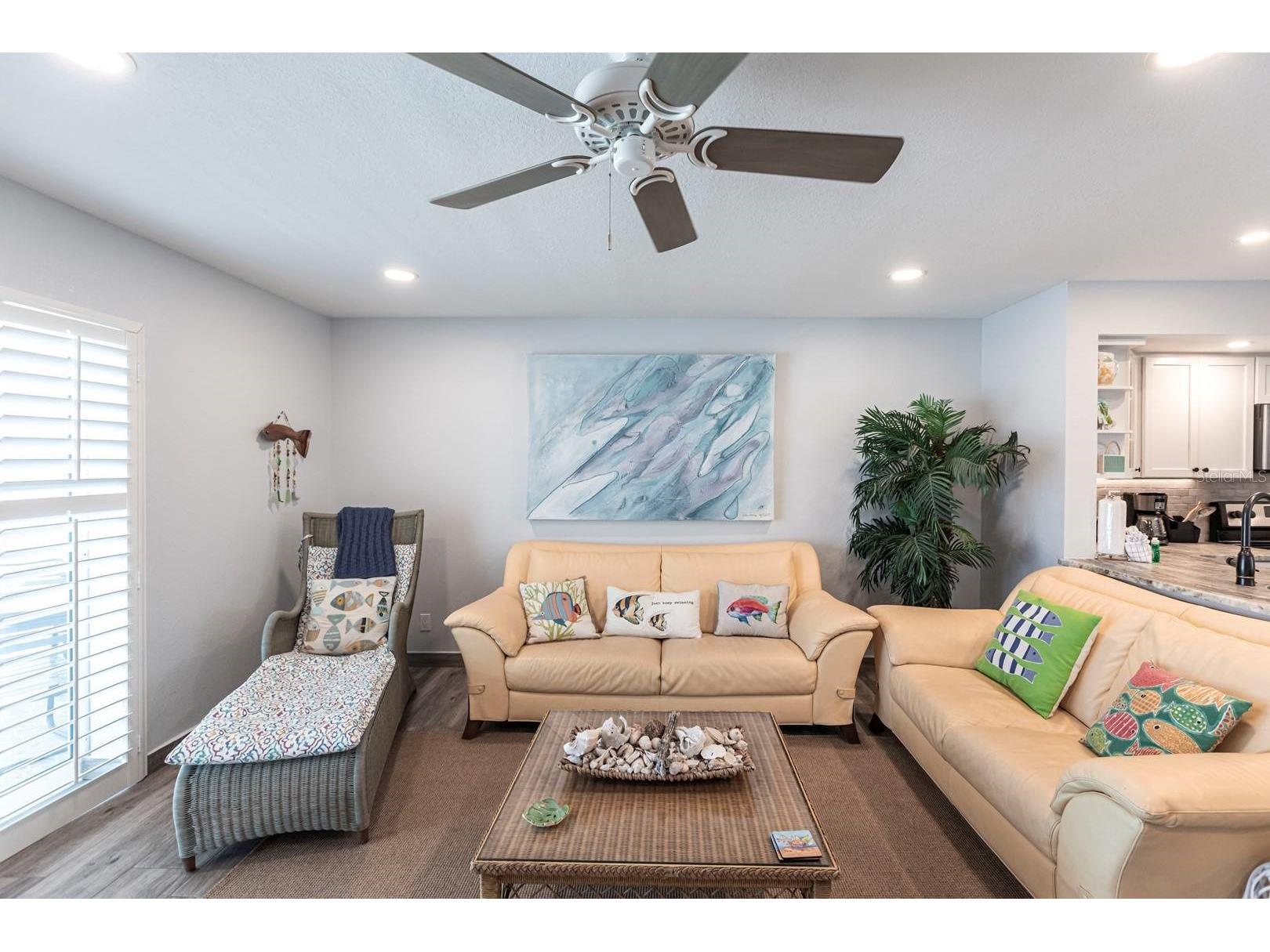 6154 Midnight Pass Road #202 Sarasota FL 34242 TB8466866 image4