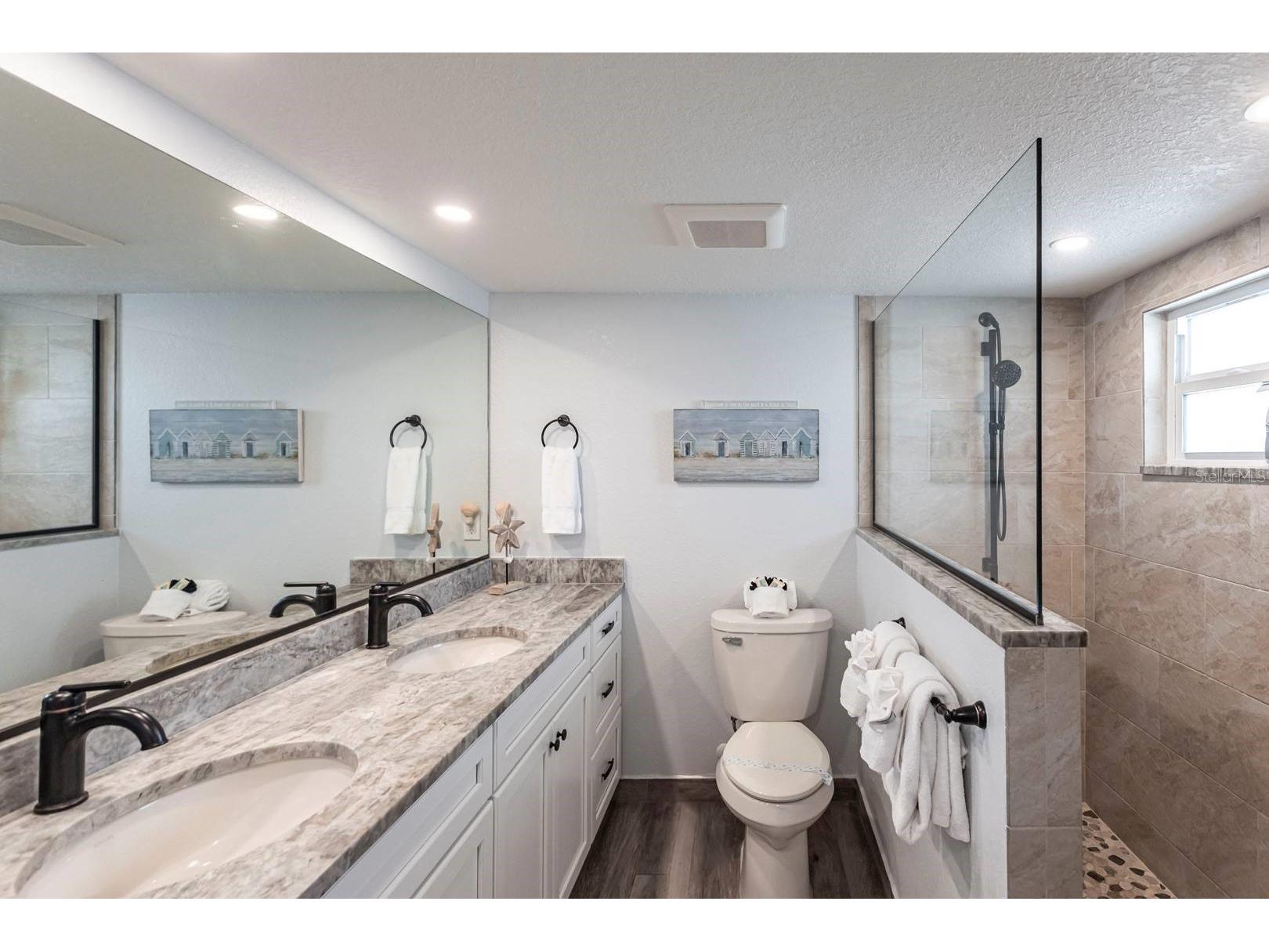 6154 Midnight Pass Road #202 Sarasota FL 34242 TB8466866 image9