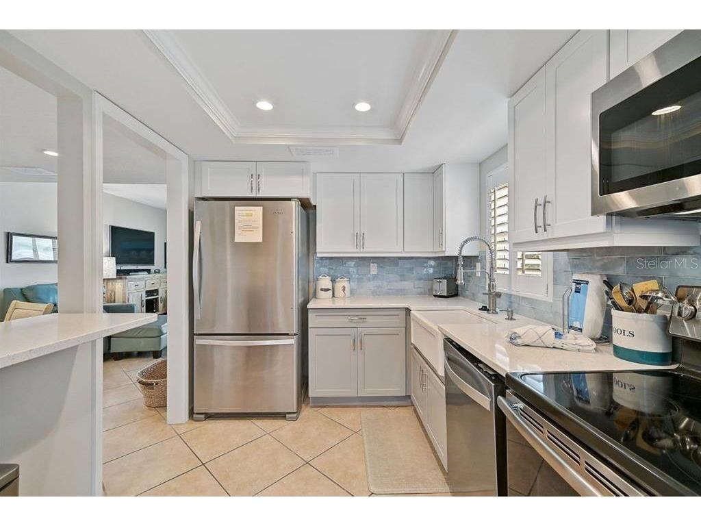 6154 Midnight Pass Road #206 Sarasota FL 34242 TB8466831 image5