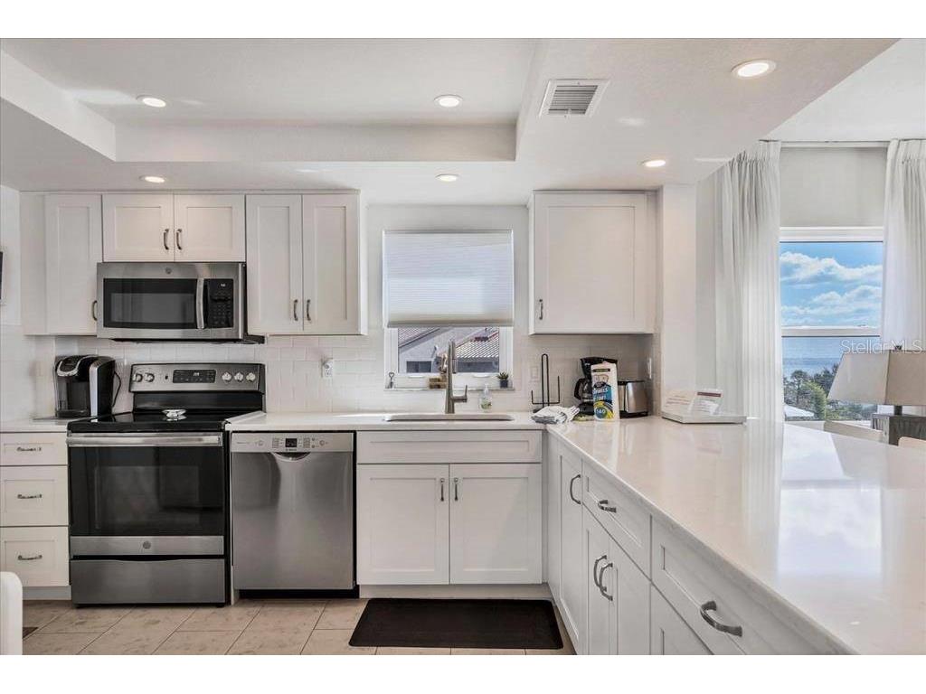 6154 Midnight Pass Road #301 Sarasota FL 34242 TB8466736 image3