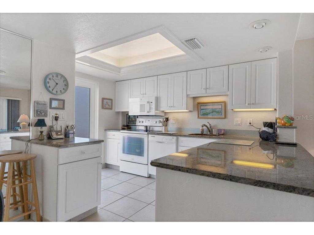 6154 Midnight Pass Road #305 Sarasota FL 34242 TB8466772 image5