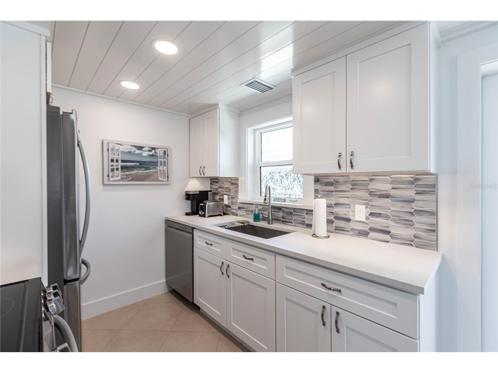 6154 Midnight Pass Road #A1 Sarasota FL 34242 TB8468821 image10