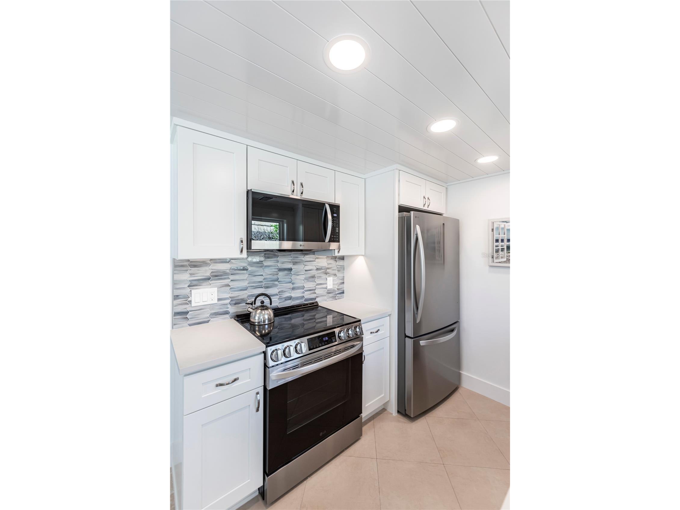 6154 Midnight Pass Road #A1 Sarasota FL 34242 TB8468821 image18