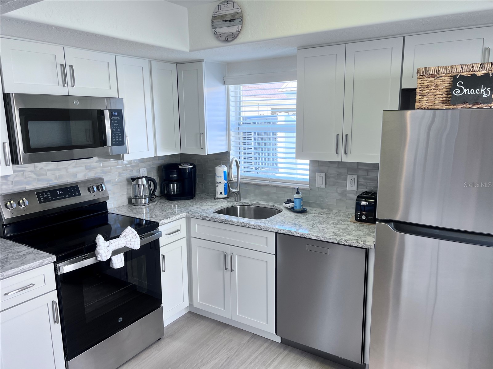 6154 Midnight Pass Road #A11 Sarasota FL 34242 TB8468652 image2