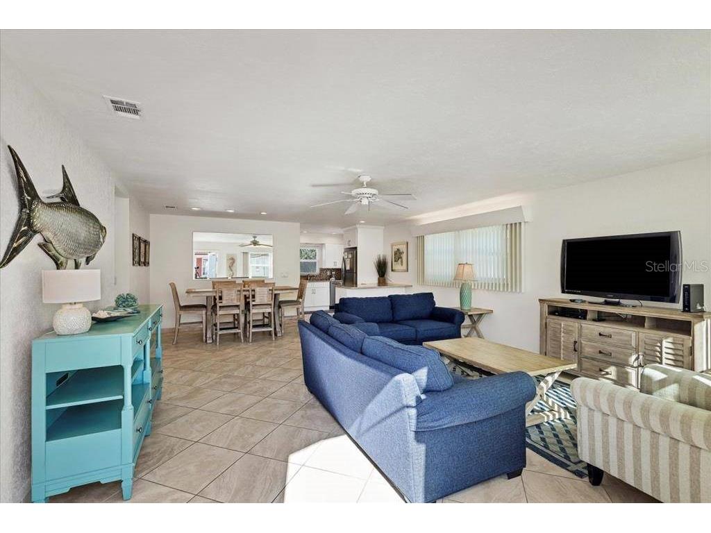 6154 Midnight Pass Road #A18 Sarasota FL 34242 TB8468319 image2