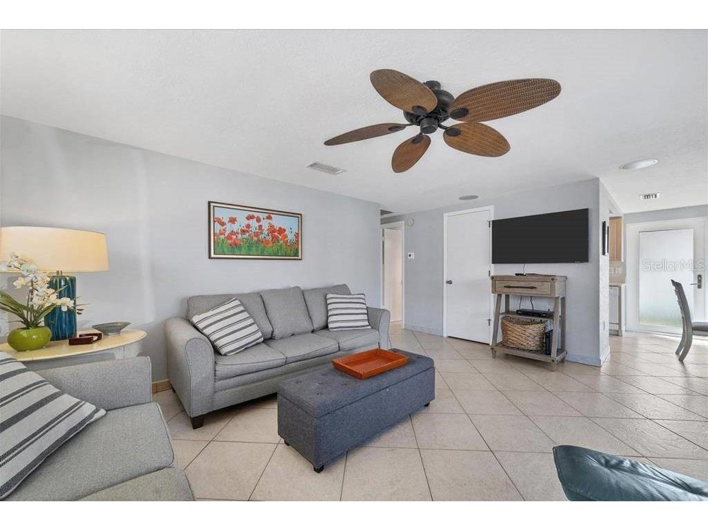 6154 Midnight Pass Road #B04 Sarasota FL 34242 TB8468644 image2