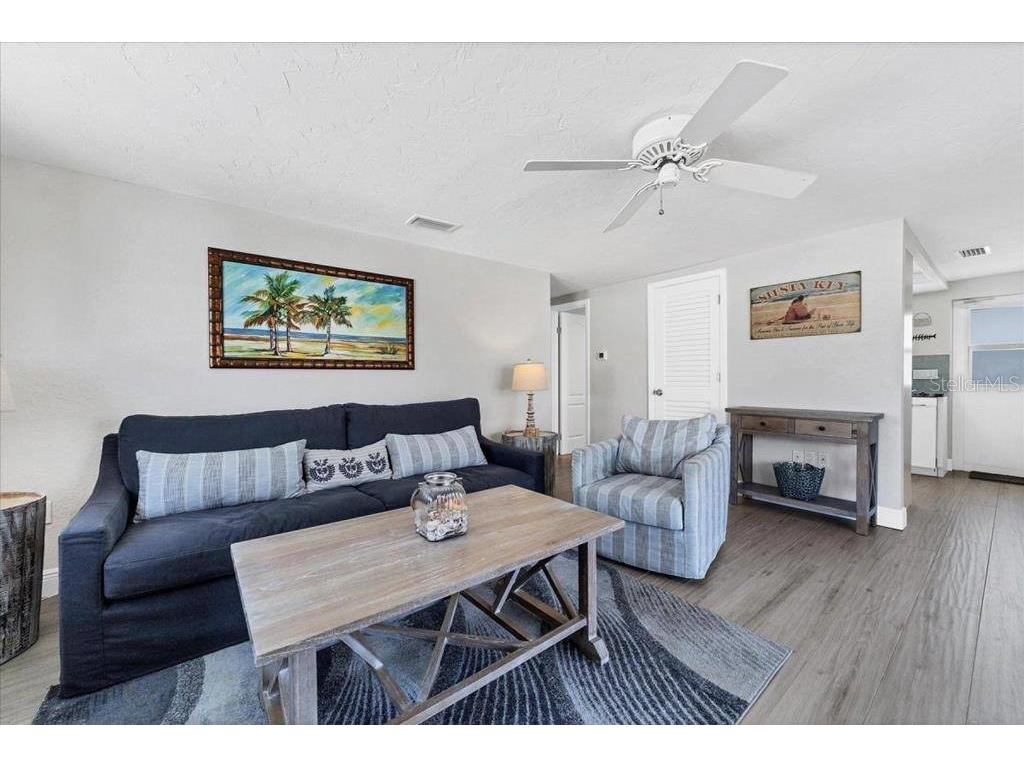 6154 Midnight Pass Road #B05 Sarasota FL 34242 TB8468619 image2
