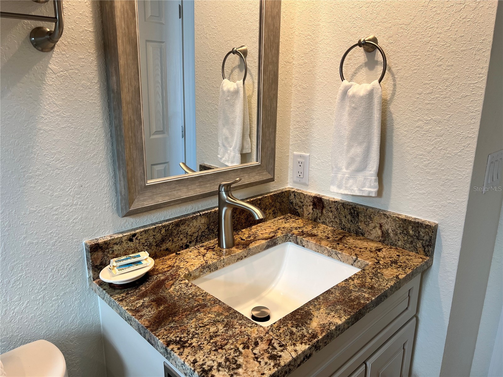 6154 Midnight Pass Road #B07 Sarasota FL 34242 TB8468535 image15