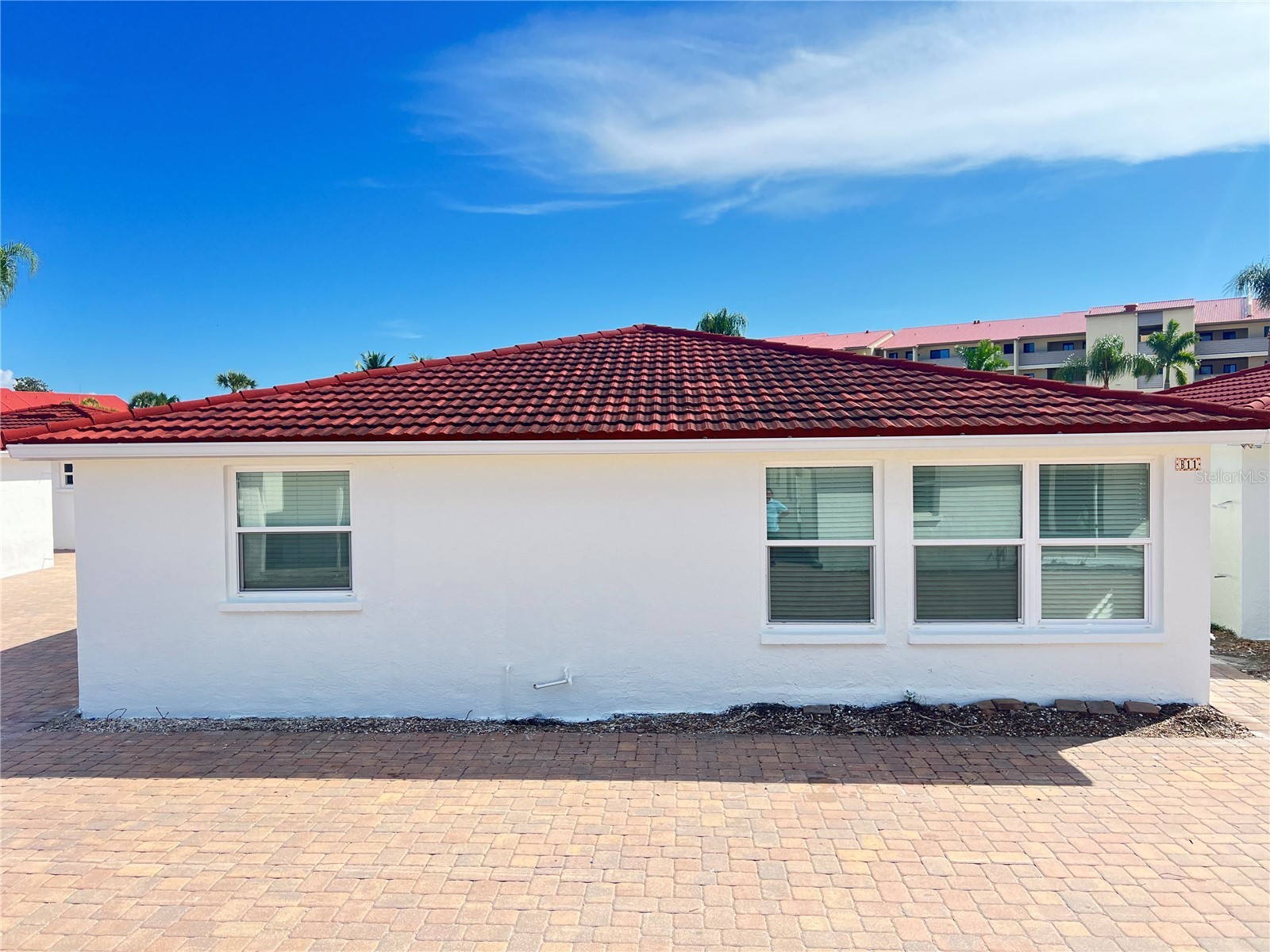6154 Midnight Pass Road #B11 Sarasota FL 34242 TB8468402 image1