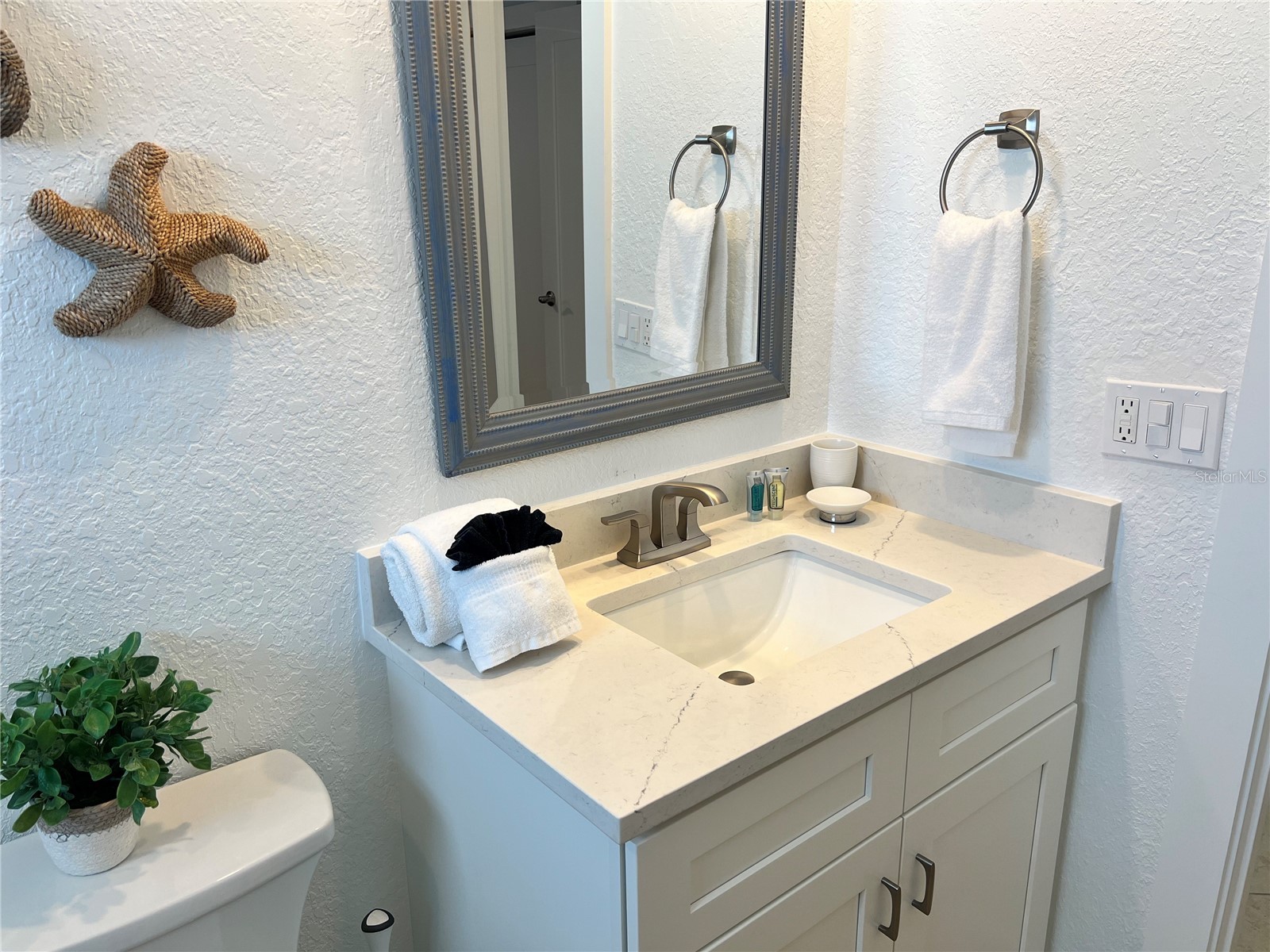 6154 Midnight Pass Road #B11 Sarasota FL 34242 TB8468402 image13