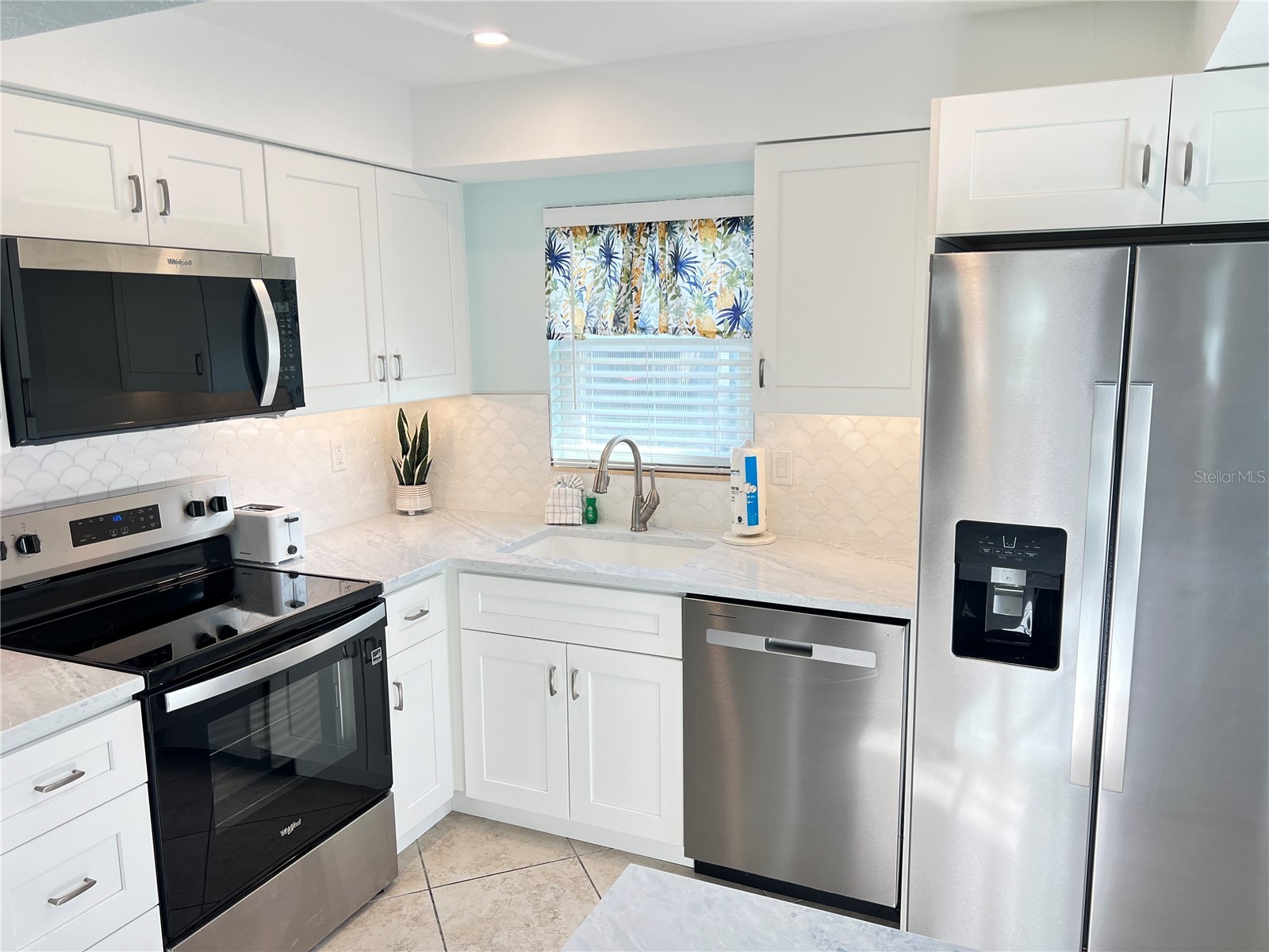 6154 Midnight Pass Road #B11 Sarasota FL 34242 TB8468402 image2