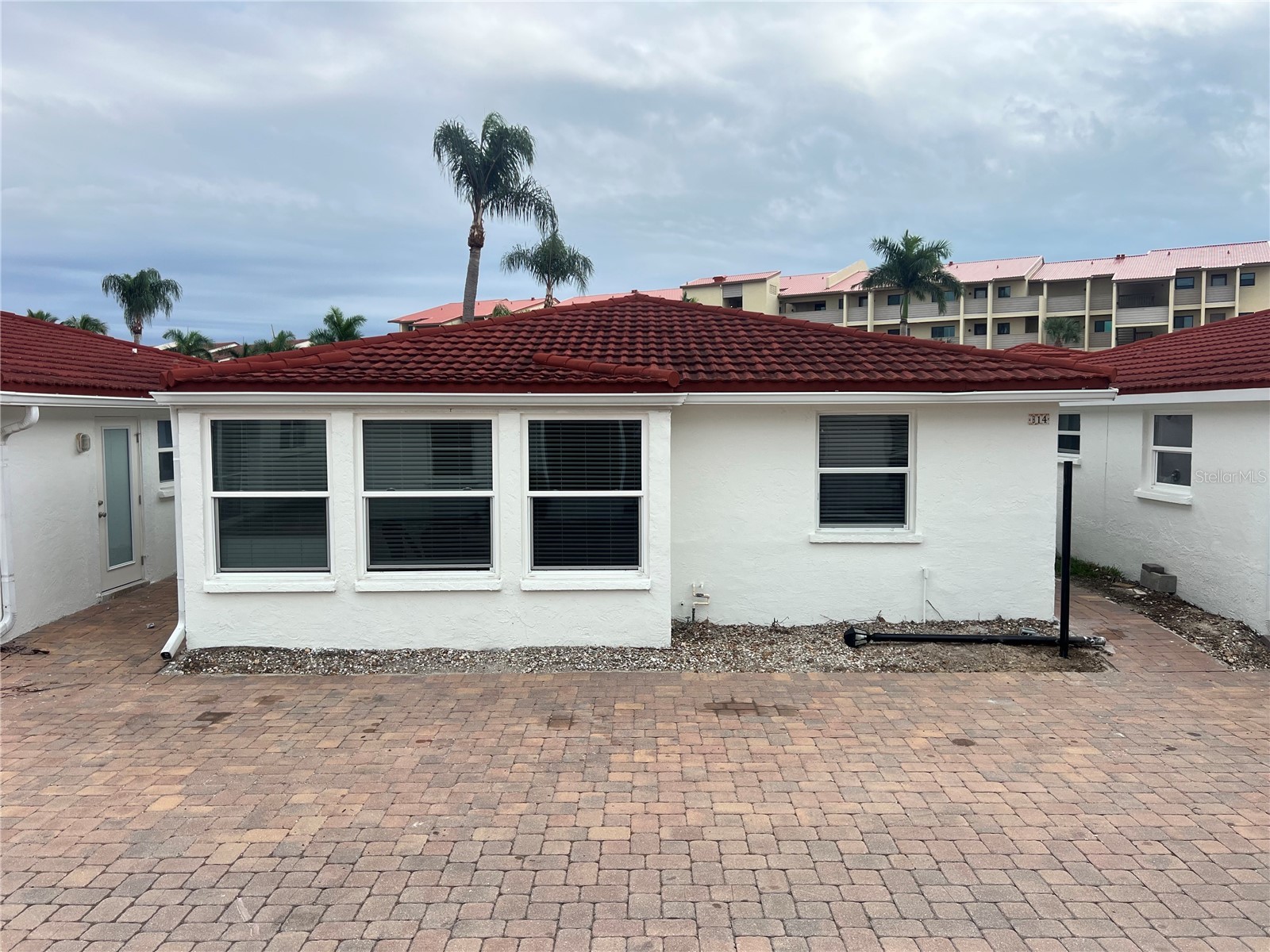 6154 Midnight Pass Road #B14 Sarasota FL 34242 TB8468691 image1