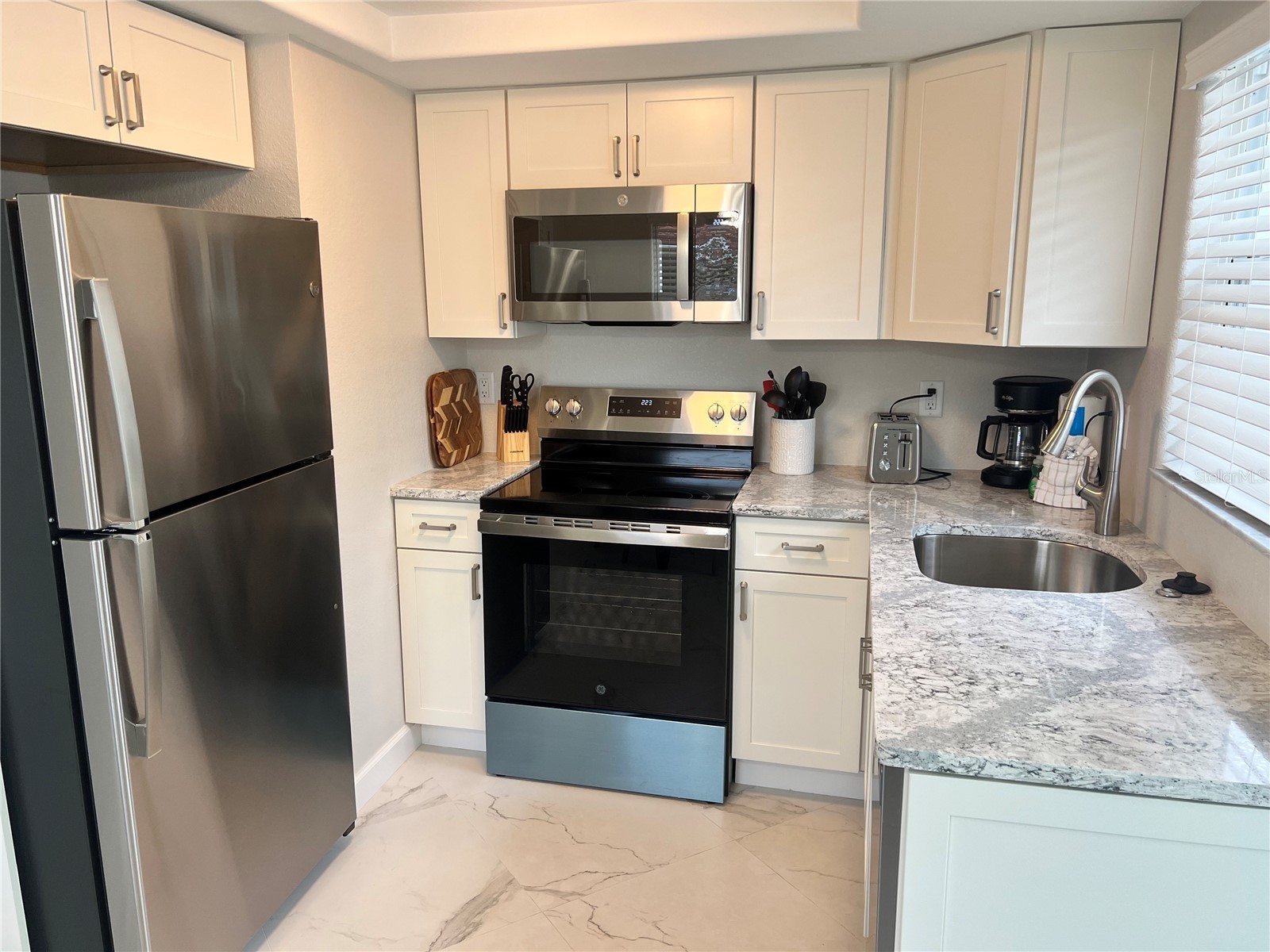 6154 Midnight Pass Road #B14 Sarasota FL 34242 TB8468691 image4