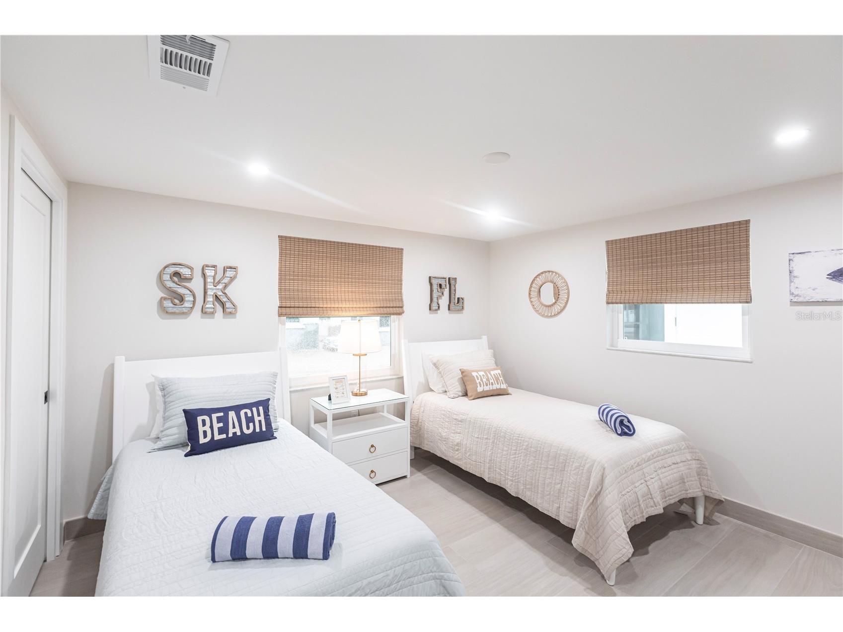 6154 Midnight Pass Road #B18 Sarasota FL 34242 TB8468391 image14