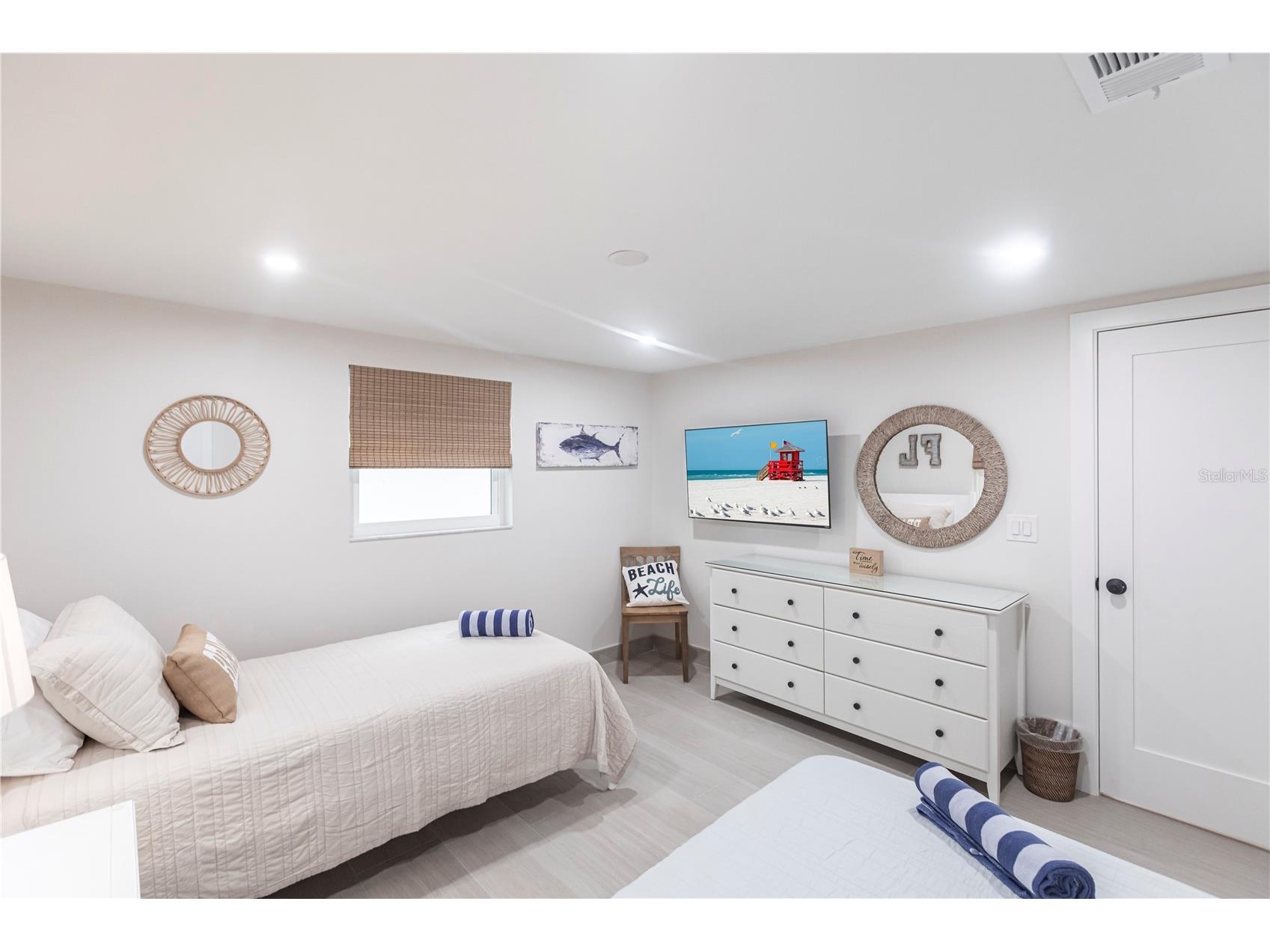 6154 Midnight Pass Road #B18 Sarasota FL 34242 TB8468391 image16