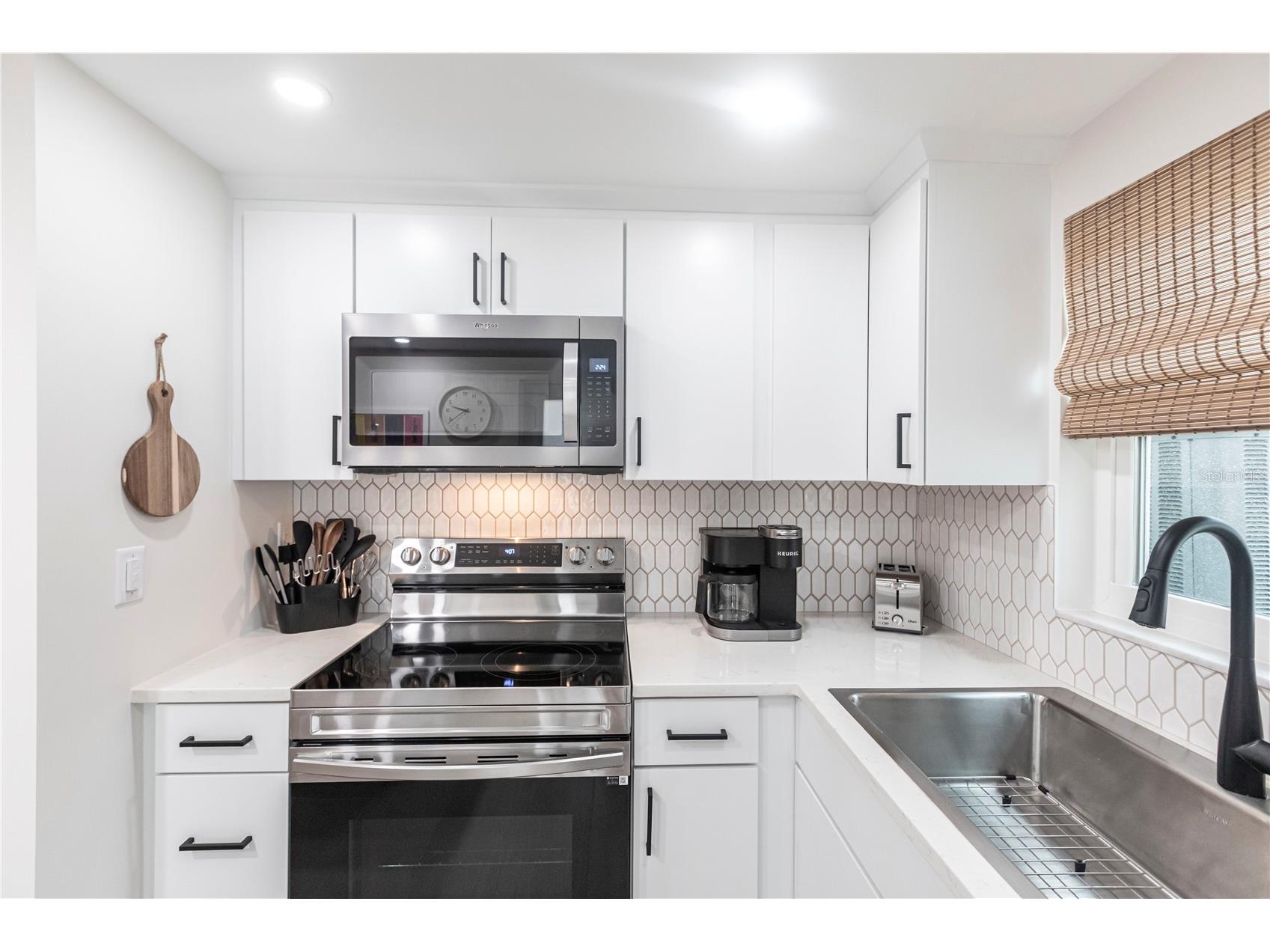 6154 Midnight Pass Road #B18 Sarasota FL 34242 TB8468391 image8