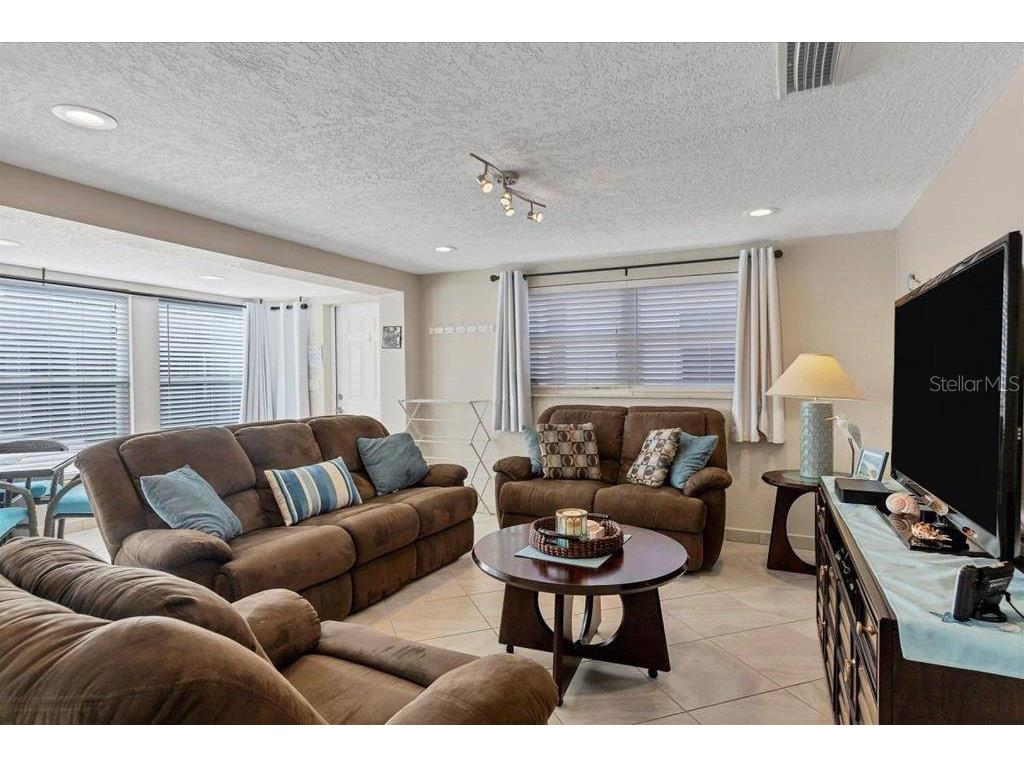 6154 Midnight Pass Road #C09 Sarasota FL 34242 TB8468615 image3
