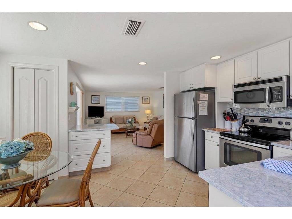 6154 Midnight Pass Road #C12 Sarasota FL 34242 TB8468617 image2