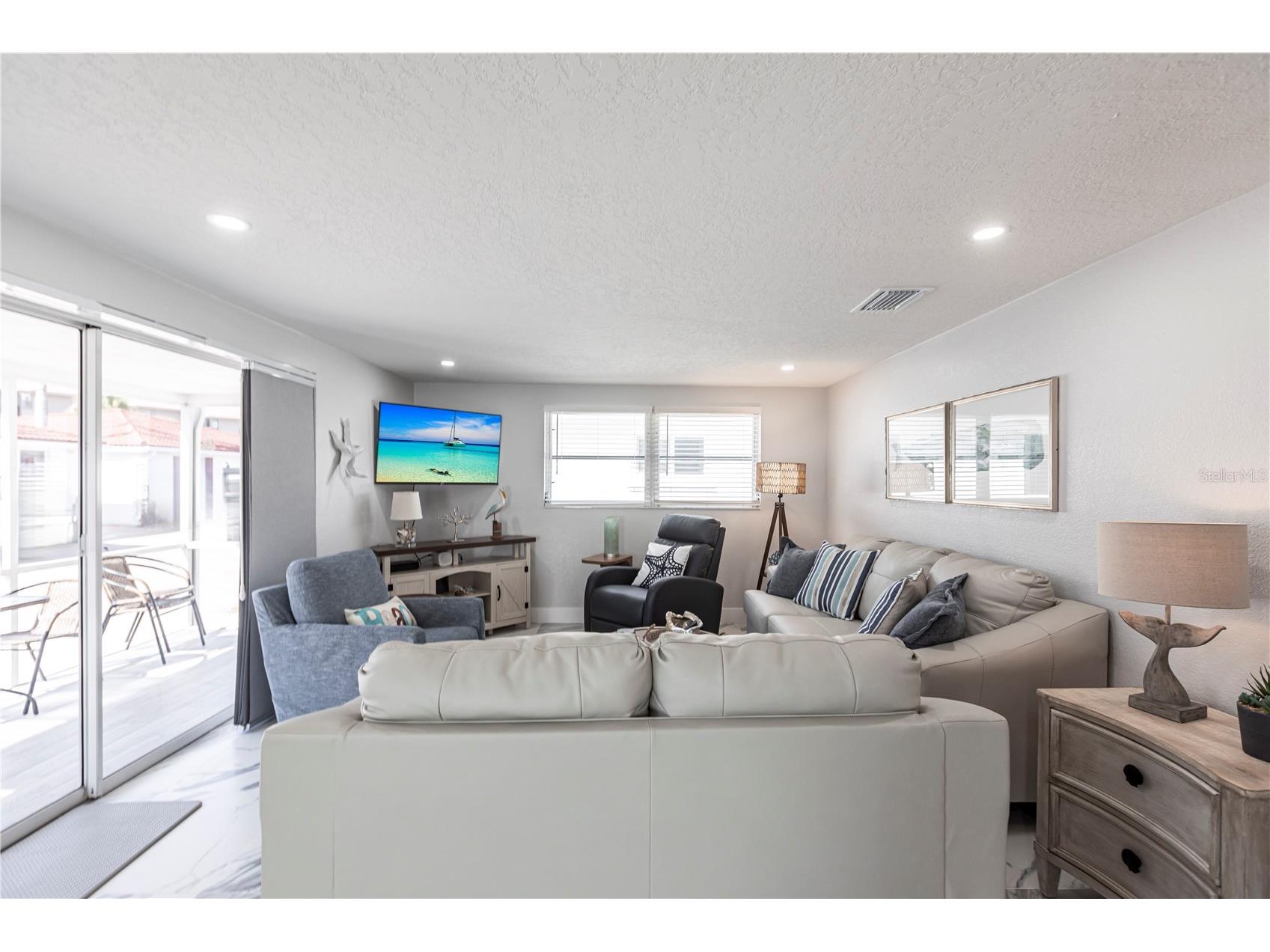 6154 Midnight Pass Road #C16 Sarasota FL 34242 TB8468647 image4