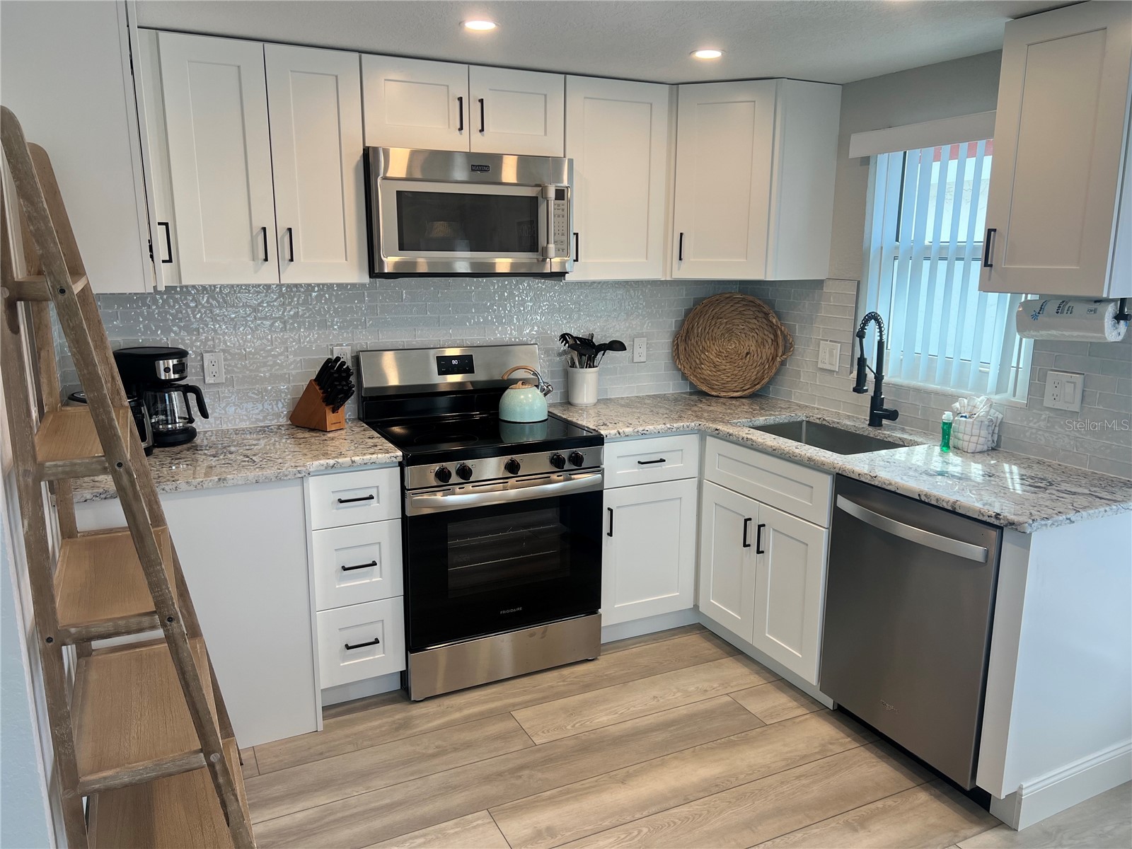 6154 Midnight Pass Road #D02 Sarasota FL 34242 TB8468616 image4