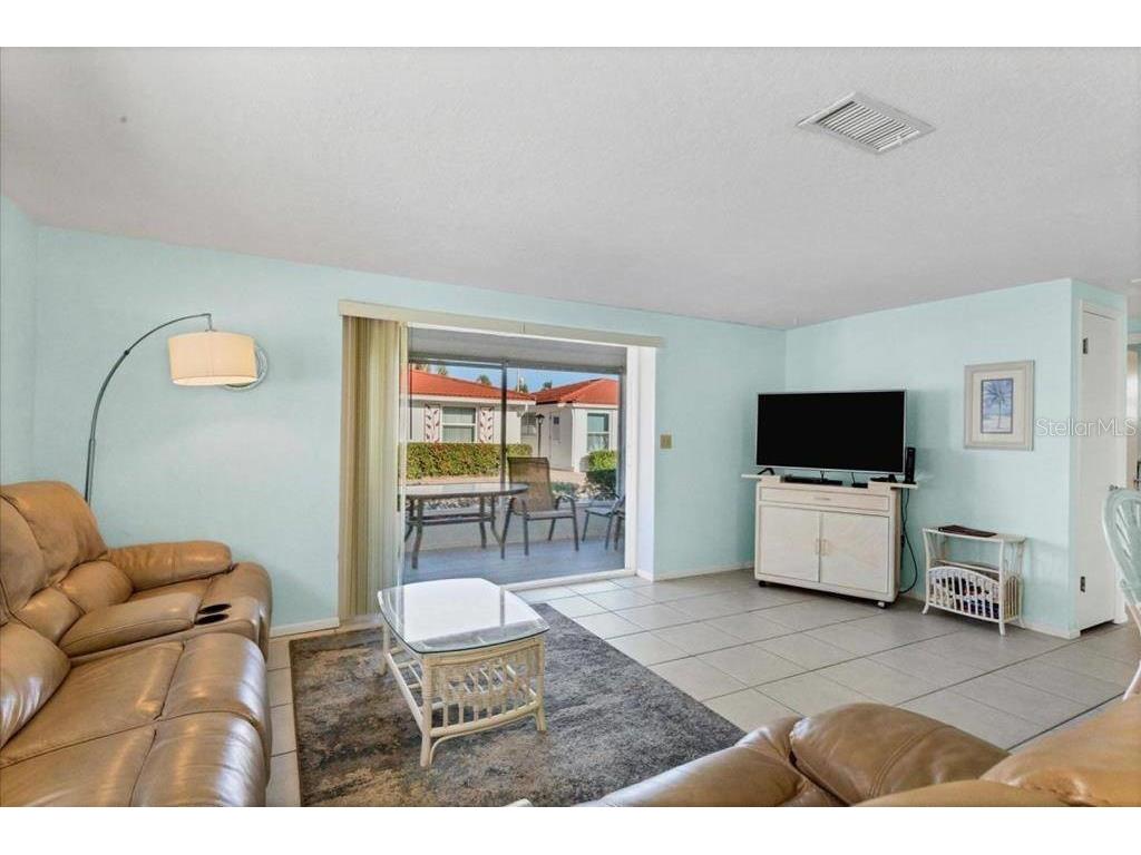 6154 Midnight Pass Road #D06 Sarasota FL 34242 TB8468415 image2