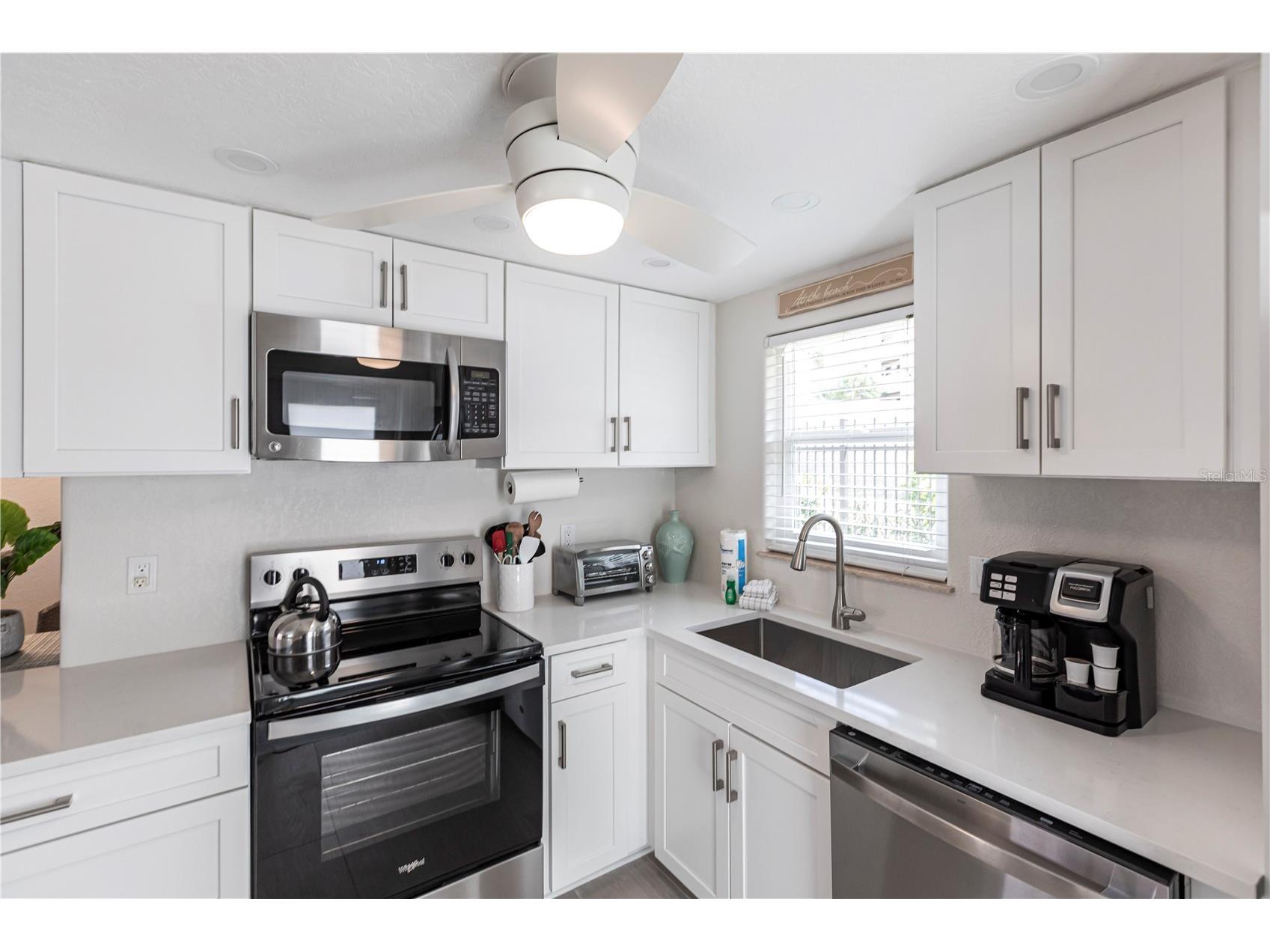 6154 Midnight Pass Road #D15 Sarasota FL 34242 TB8468512 image10