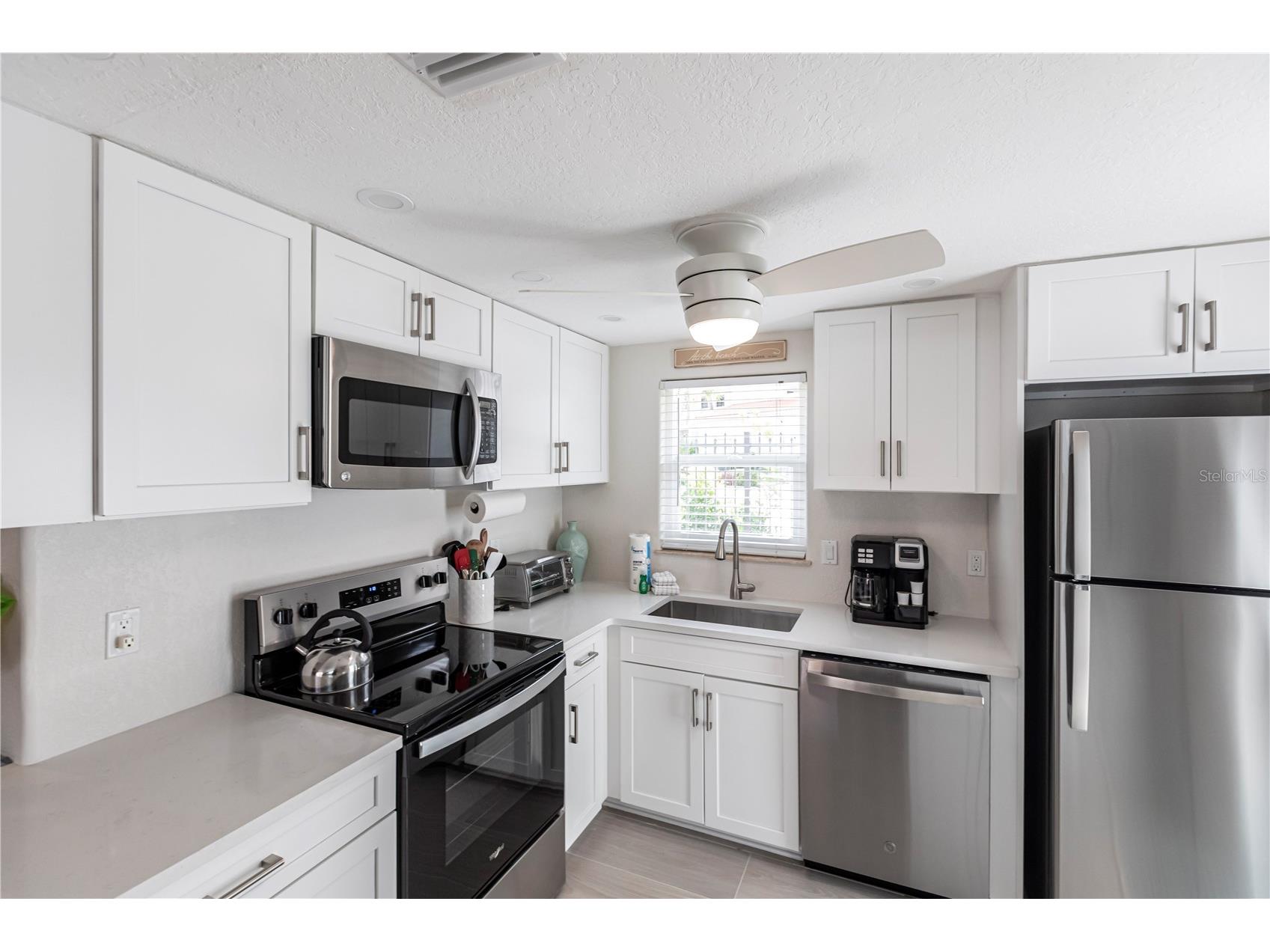 6154 Midnight Pass Road #D15 Sarasota FL 34242 TB8468512 image11