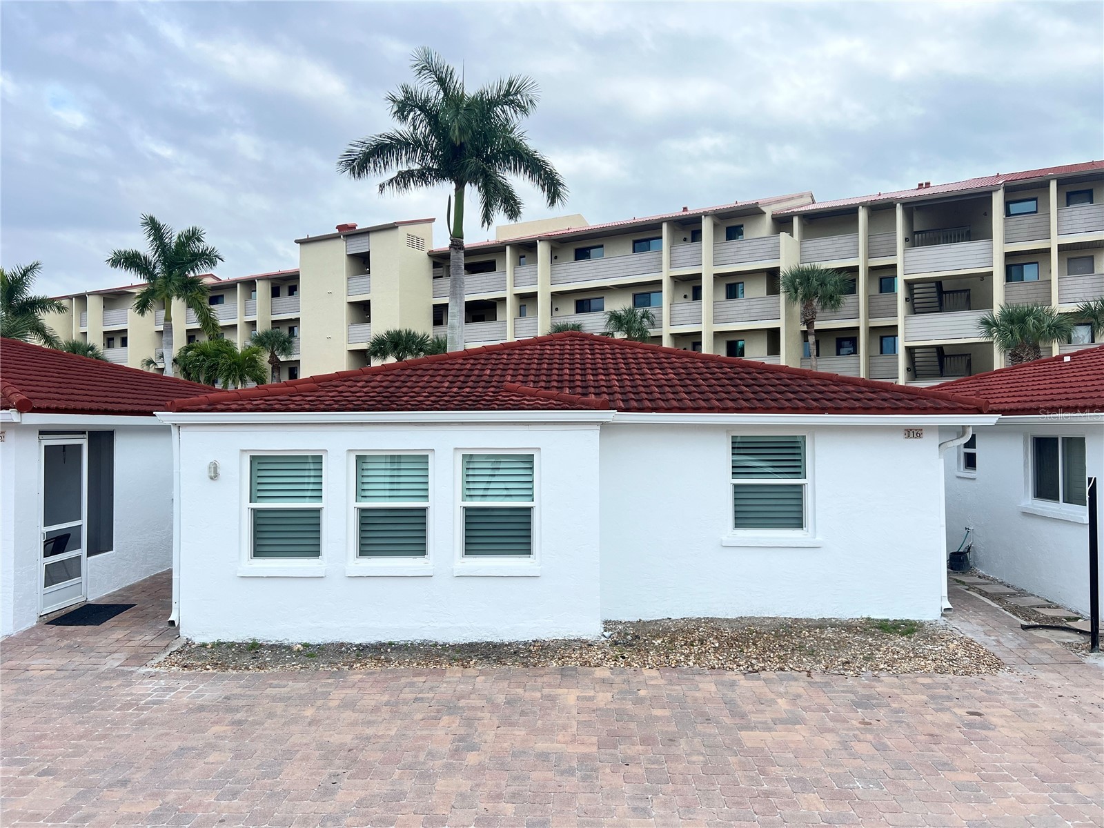 6154 Midnight Pass Road #D16 Sarasota FL 34242 TB8468516 image1