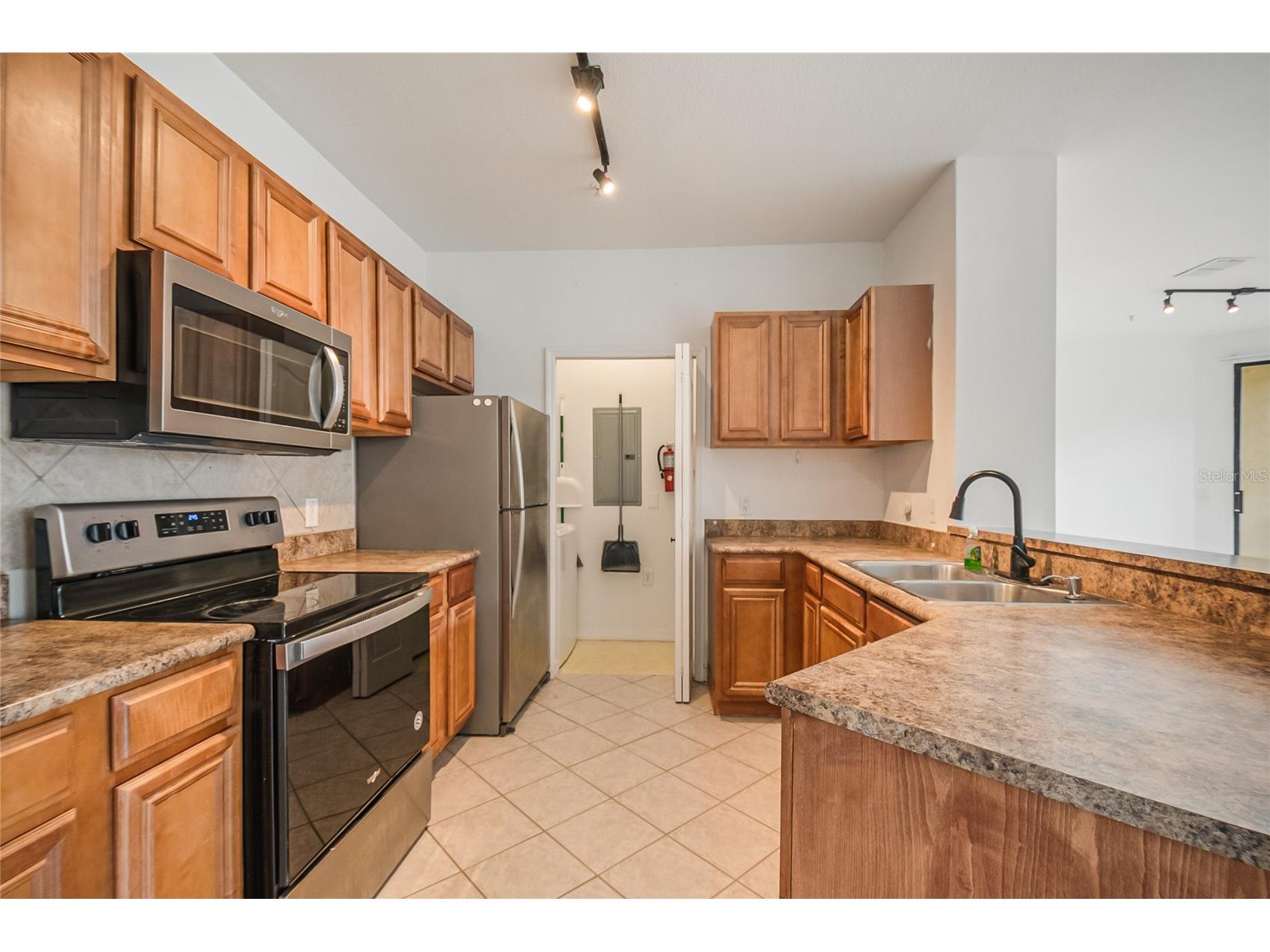 6157 Metrowest Boulevard #202 Orlando FL 32835 O6399221 image2