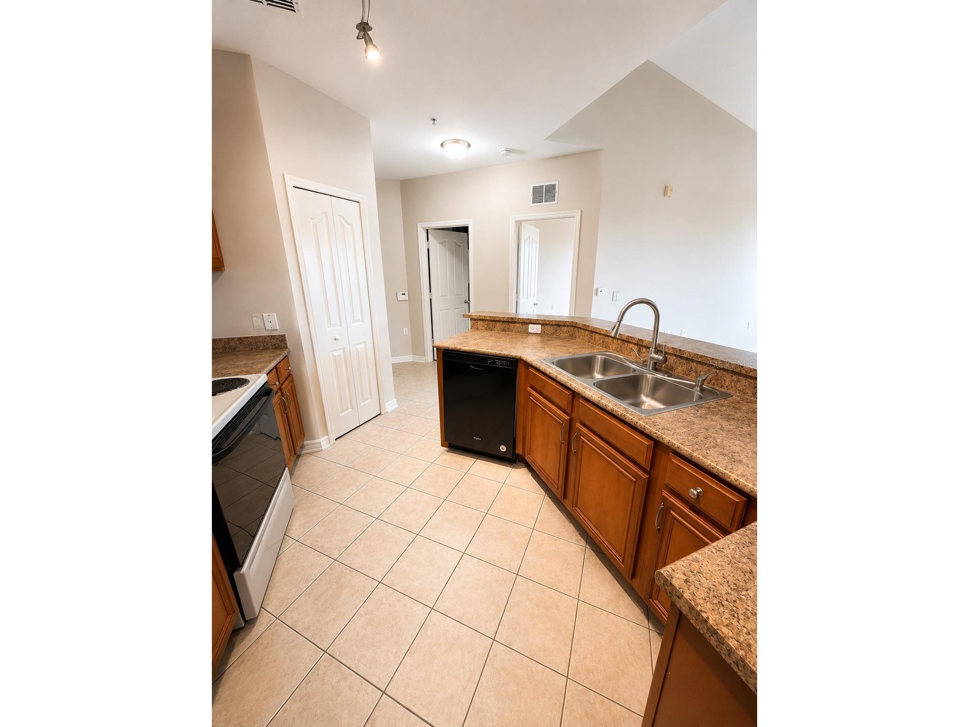 6157 Metrowest Boulevard #308 Orlando FL 32835 O6428046 image5