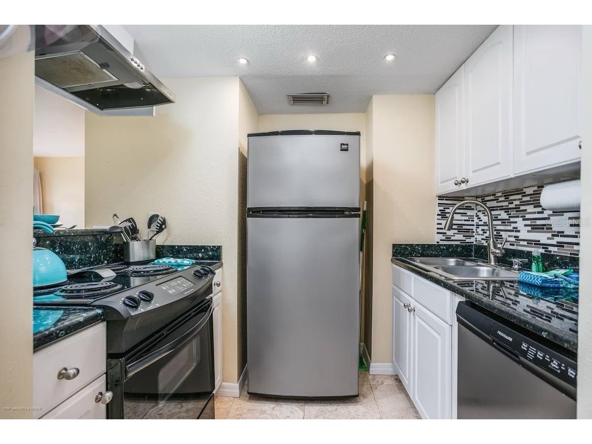 6157 Midnight Pass Road #A51 Sarasota FL 34242 TB8482718 image10