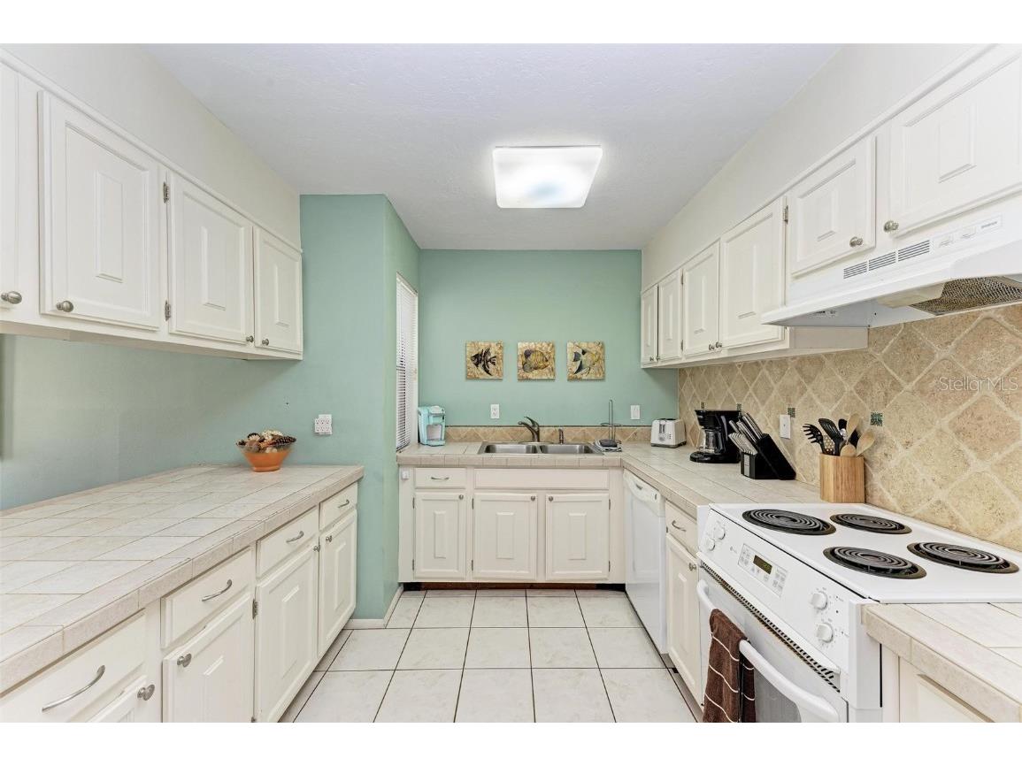 6157 Midnight Pass Road #C12 Sarasota FL 34242 A4618161 image10