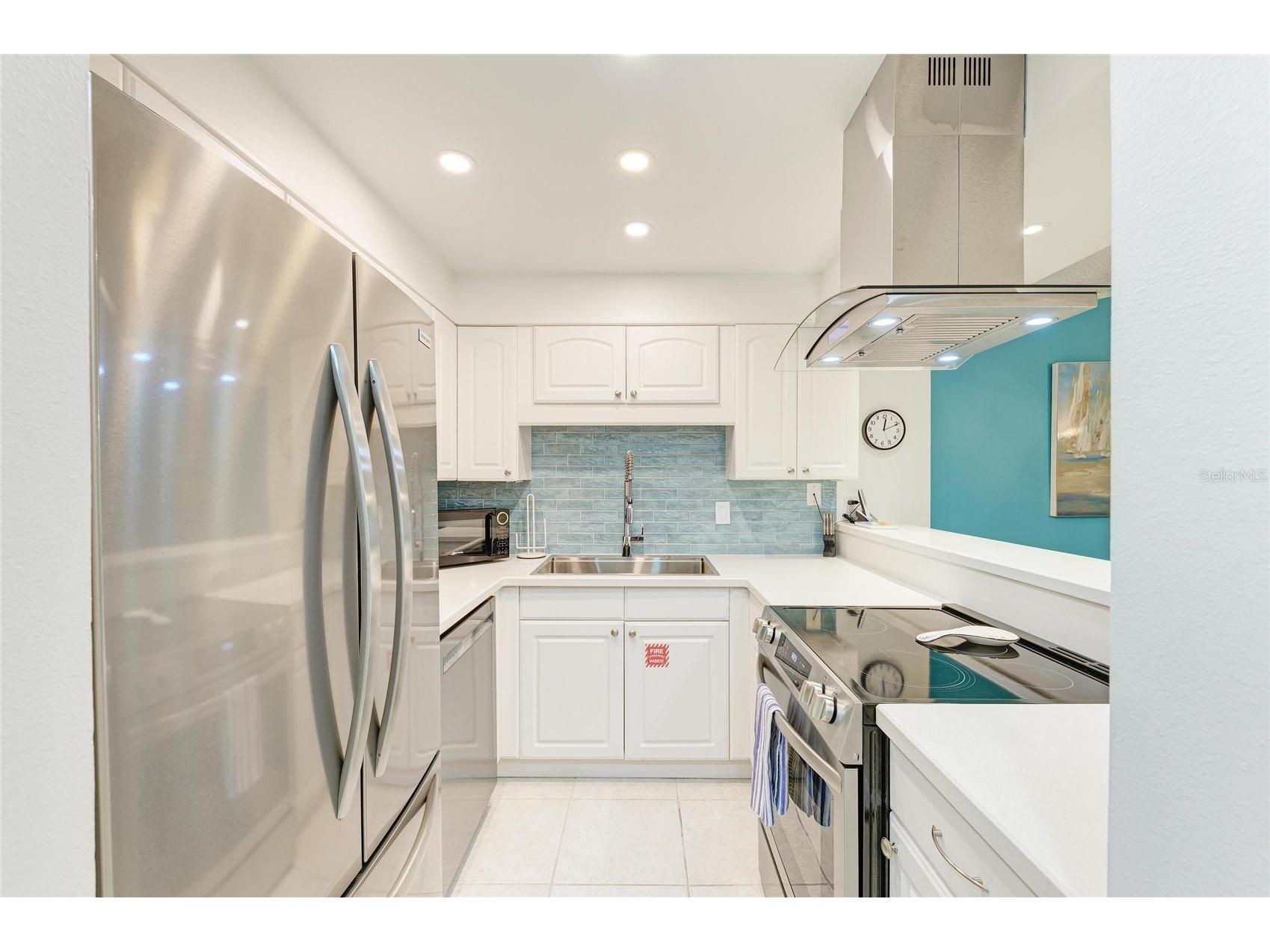 6157 Midnight Pass Road #E12 Sarasota FL 34242 A4698724 image13