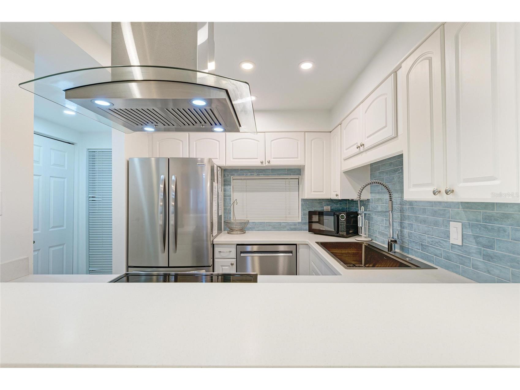 6157 Midnight Pass Road #E12 Sarasota FL 34242 A4698724 image14