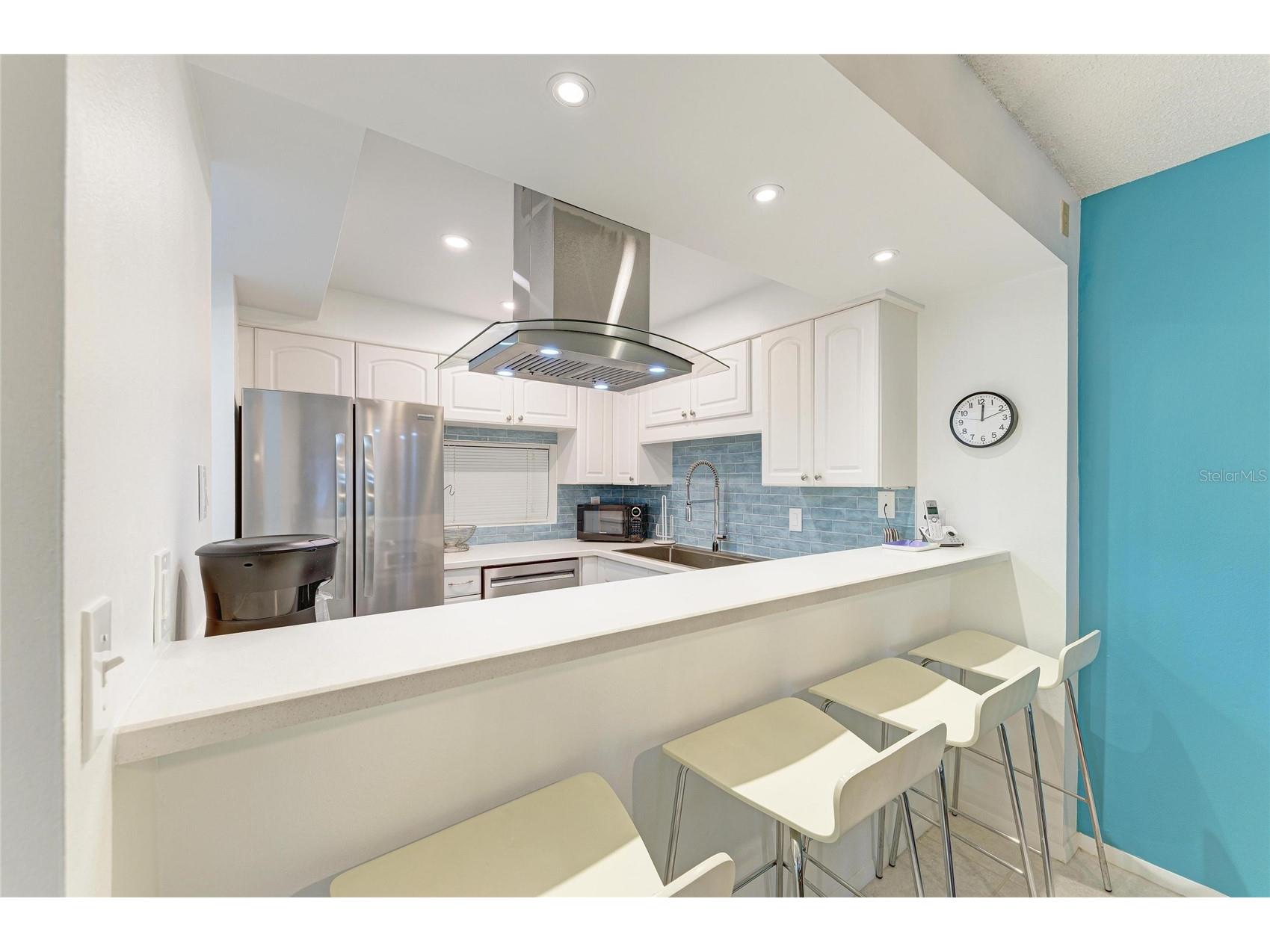 6157 Midnight Pass Road #E12 Sarasota FL 34242 A4698724 image15