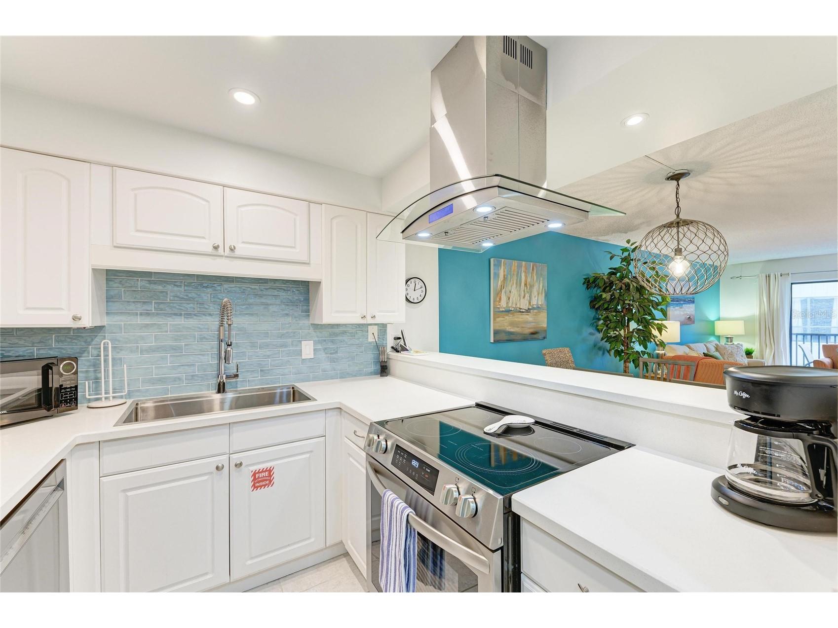 6157 Midnight Pass Road #E12 Sarasota FL 34242 A4698724 image2