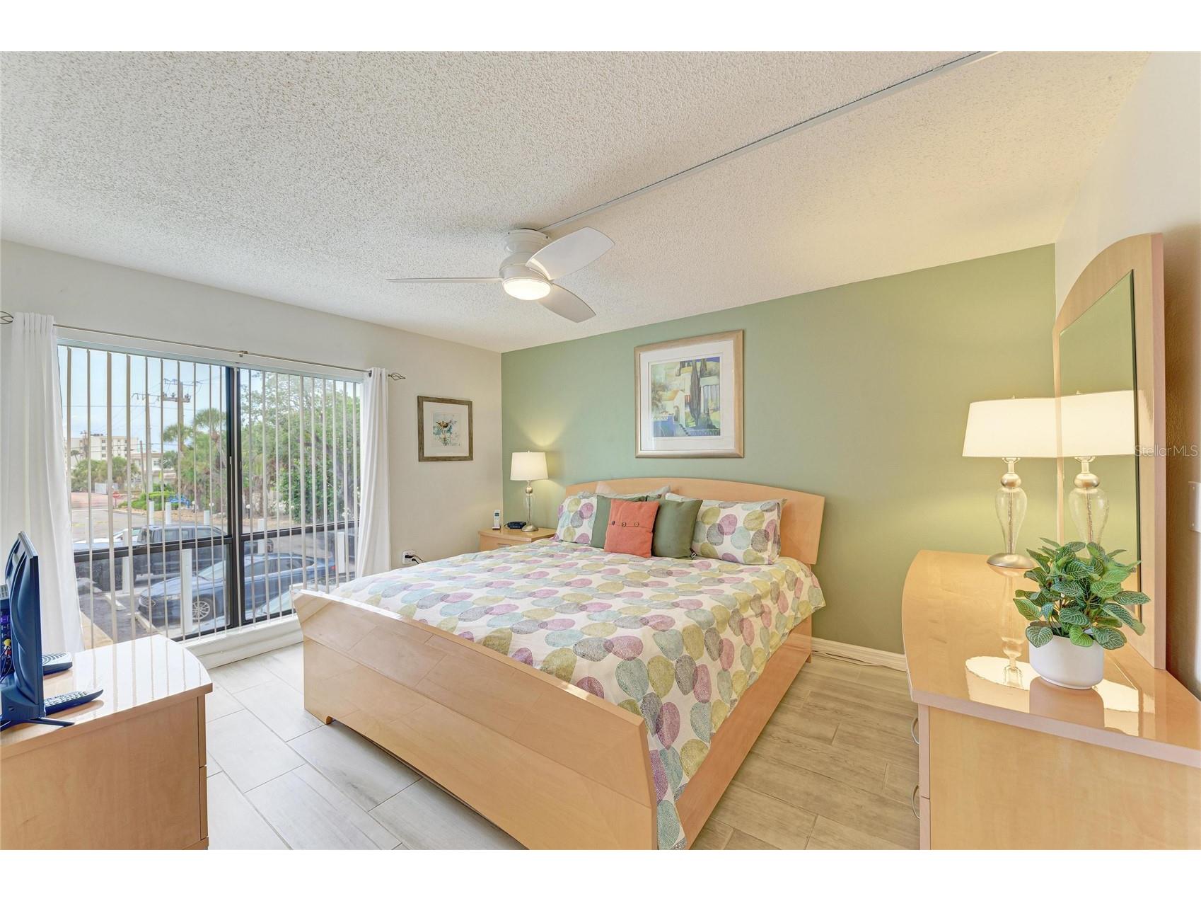 6157 Midnight Pass Road #E12 Sarasota FL 34242 A4698724 image20