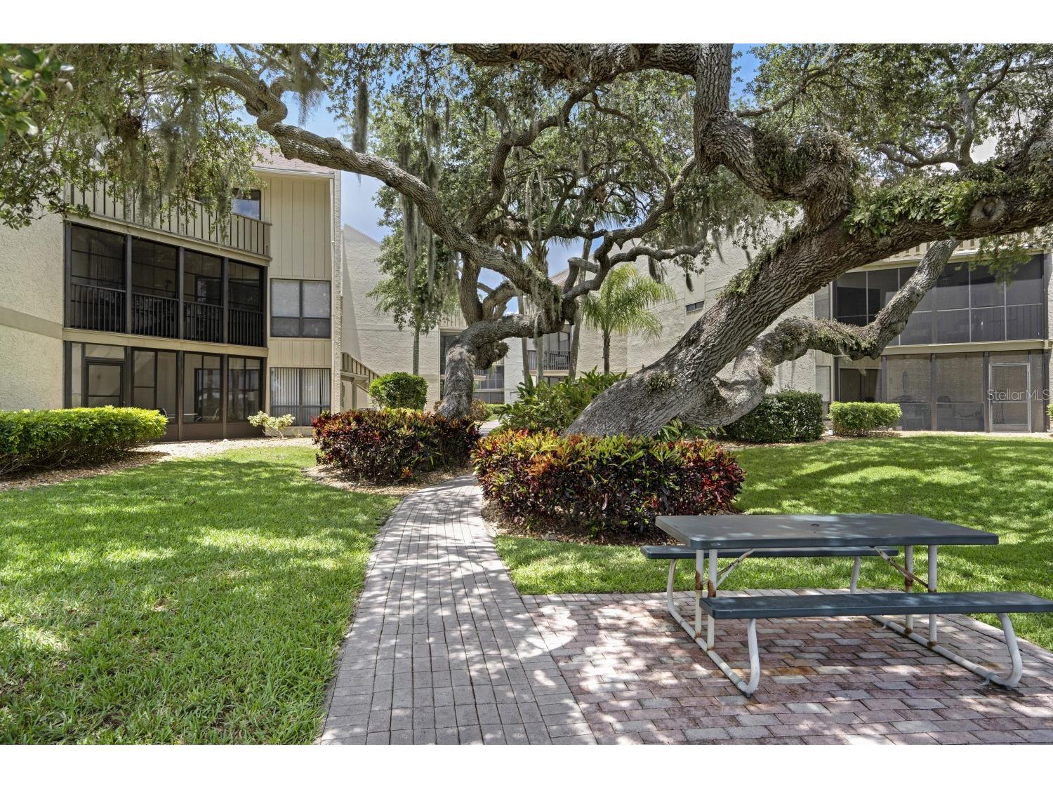 6157 Midnight Pass Road #E22 Sarasota FL 34242 A4684348 image1
