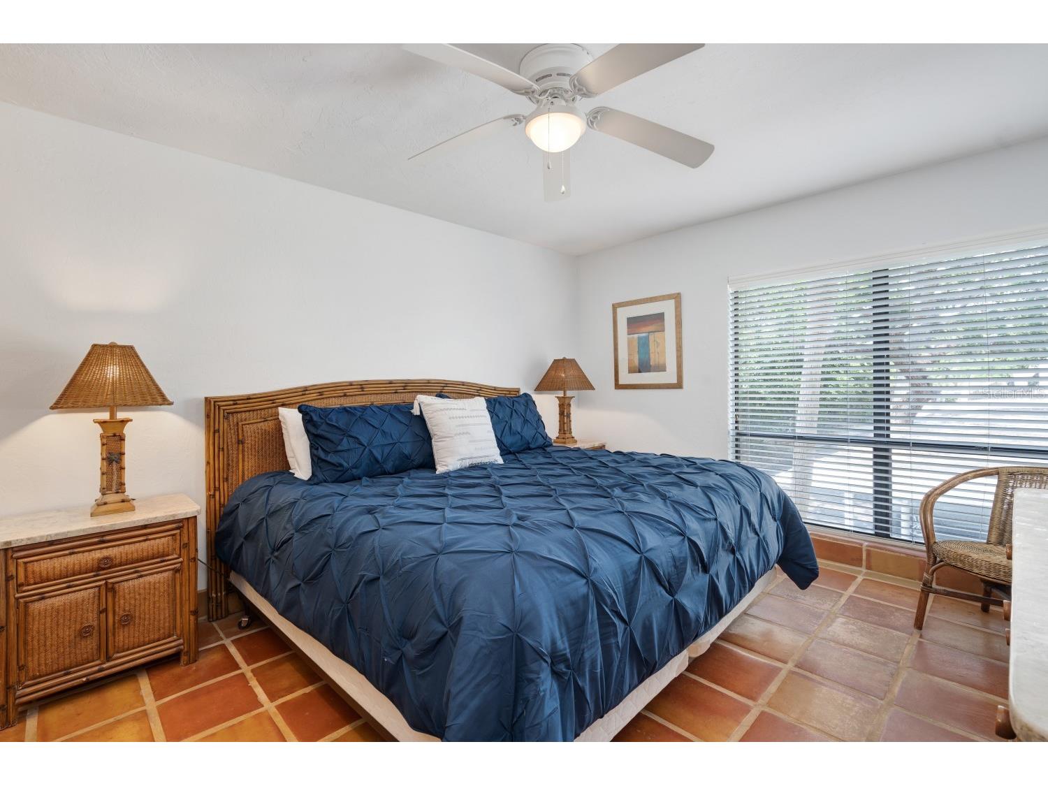 6157 Midnight Pass Road #E22 Sarasota FL 34242 A4684348 image16