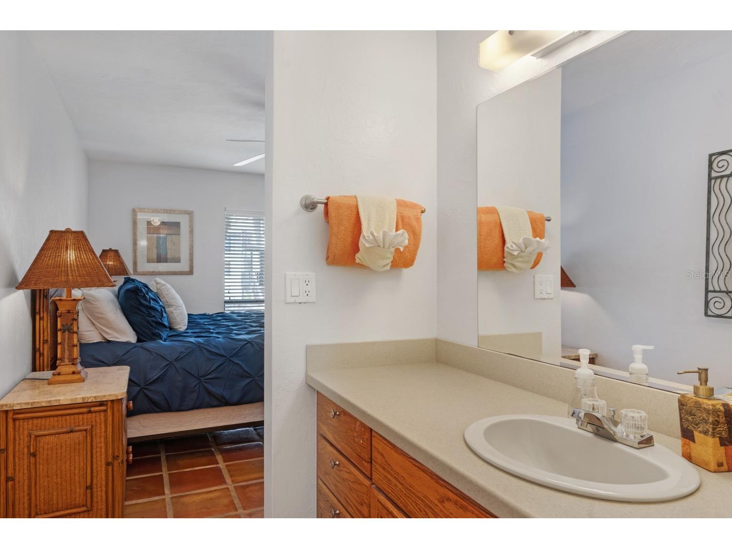 6157 Midnight Pass Road #E22 Sarasota FL 34242 A4684348 image19