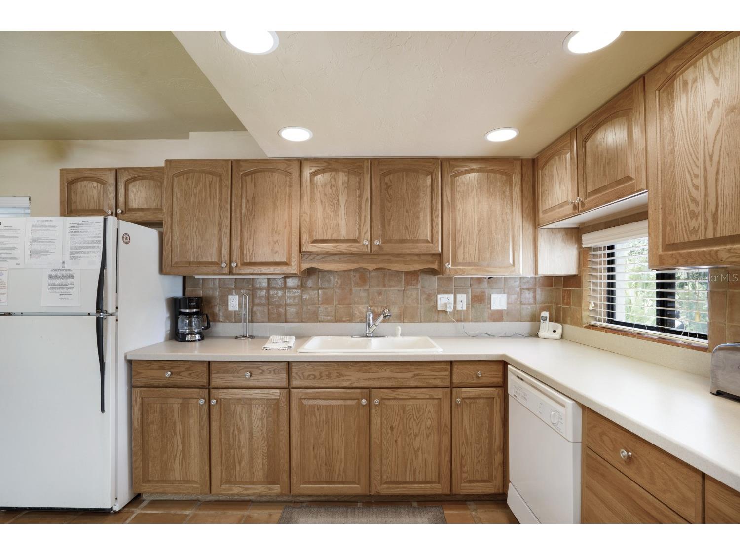 6157 Midnight Pass Road #E22 Sarasota FL 34242 A4684348 image25