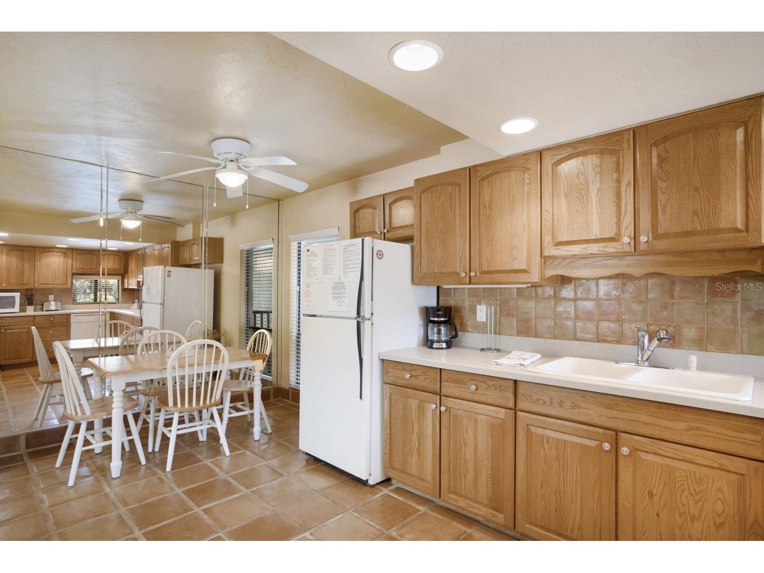 6157 Midnight Pass Road #E22 Sarasota FL 34242 A4684348 image26