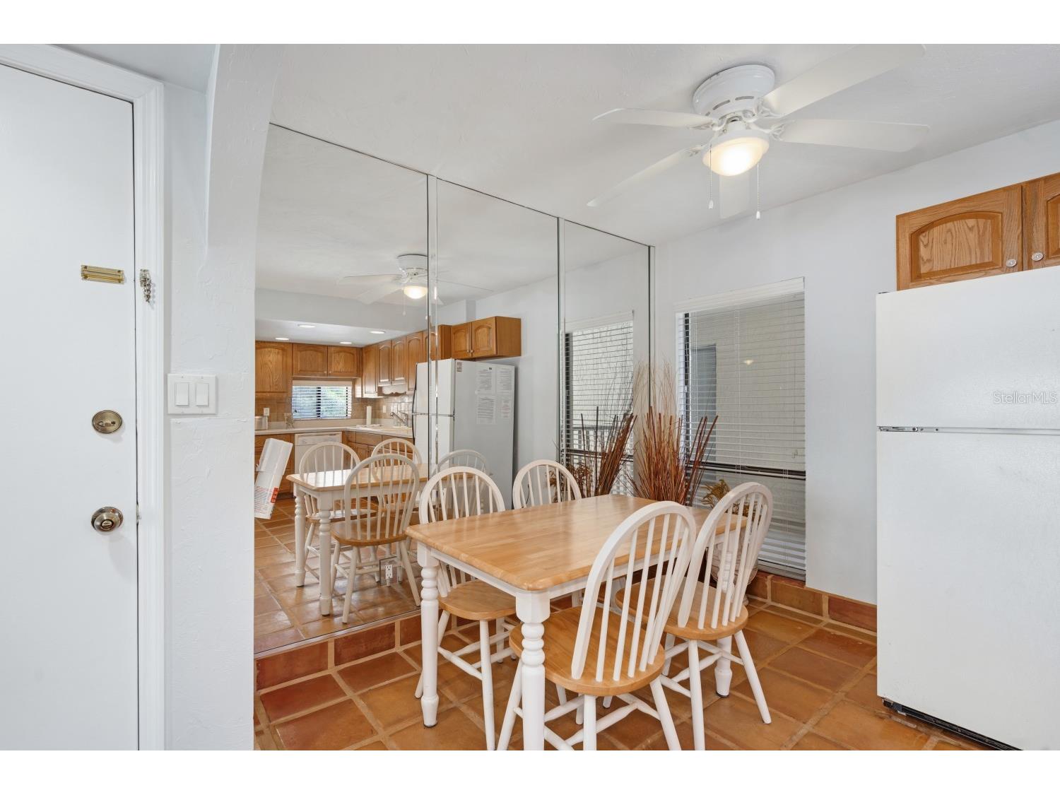 6157 Midnight Pass Road #E22 Sarasota FL 34242 A4684348 image3