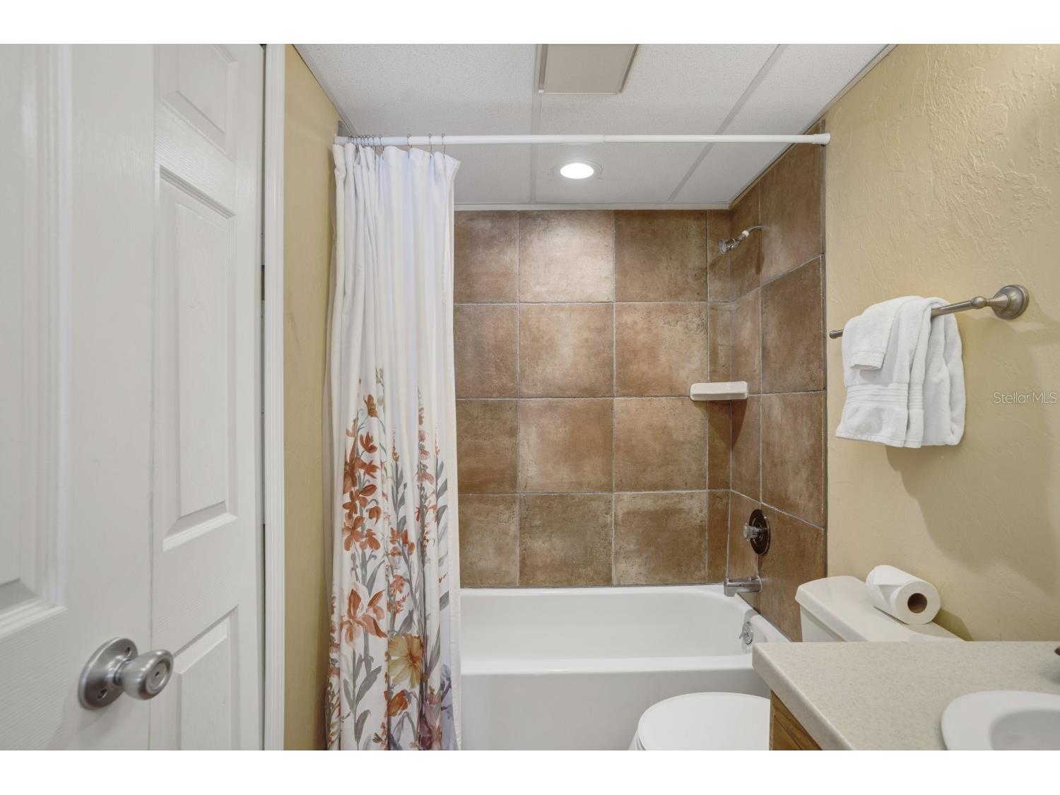 6157 Midnight Pass Road #E22 Sarasota FL 34242 A4684348 image37